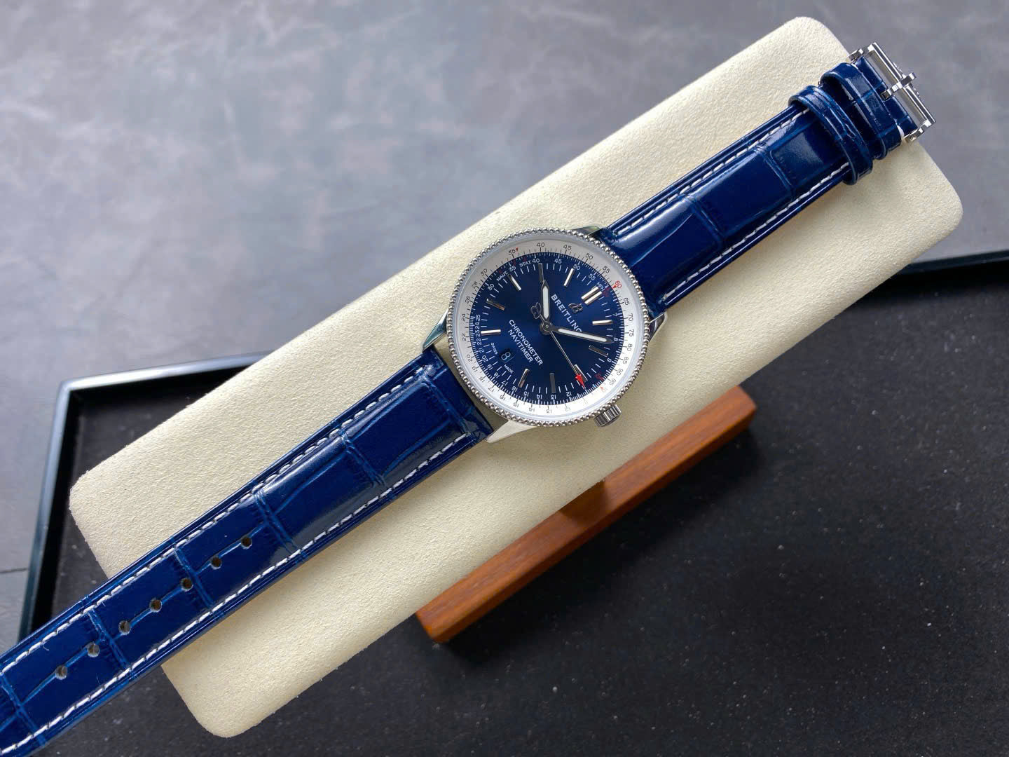 Breitling Navitimer Watch Blue Dial 41mm - Image 2