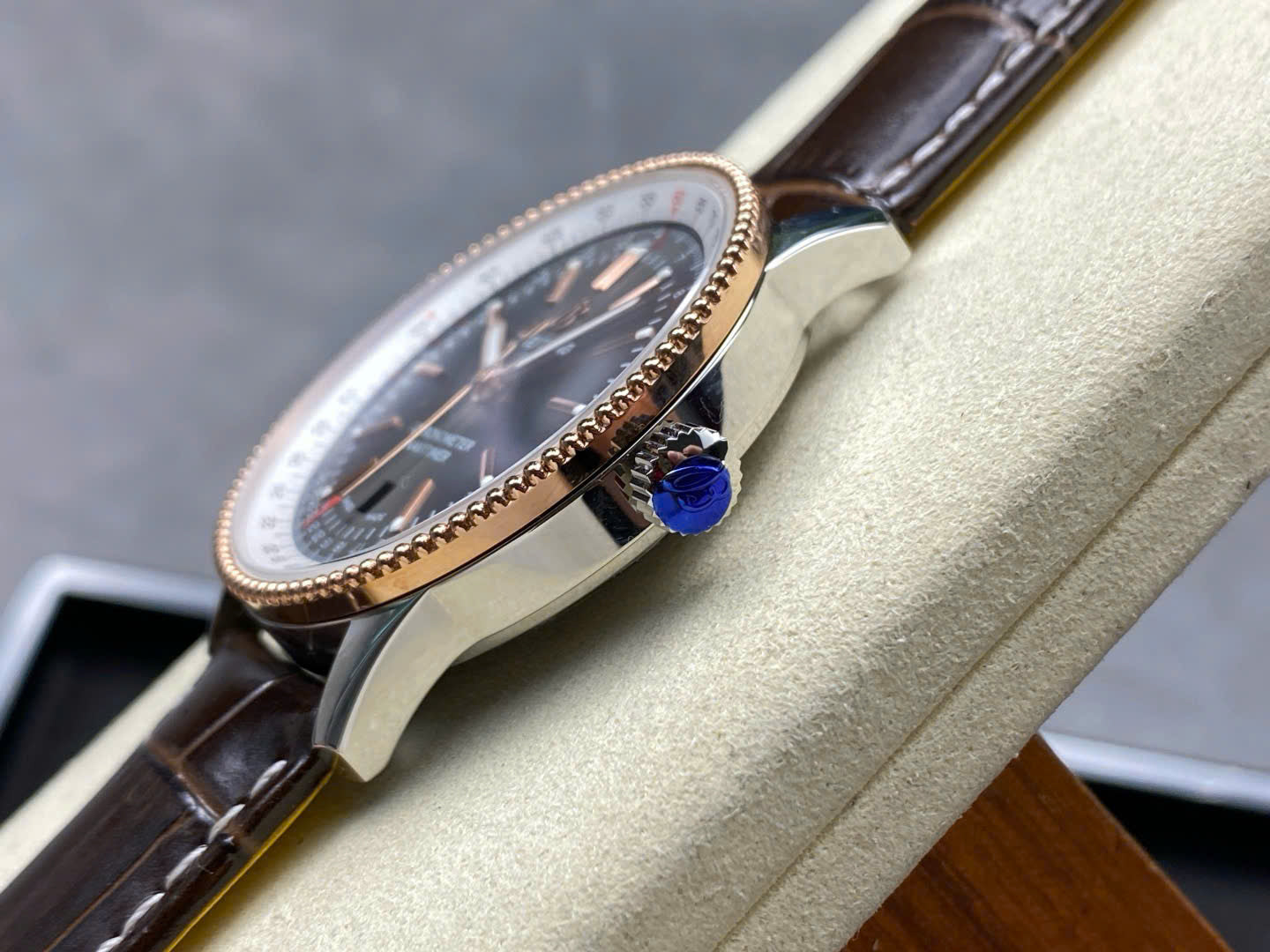 Breitling Navitimer Watch Leather Strap 41mm - Image 5