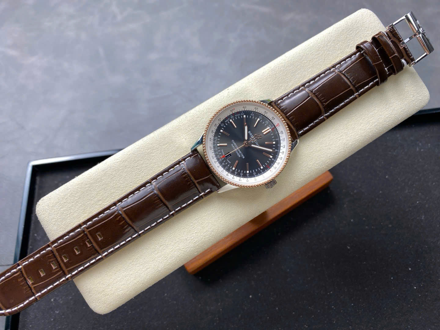 Breitling Navitimer Watch Leather Strap 41mm - Image 2