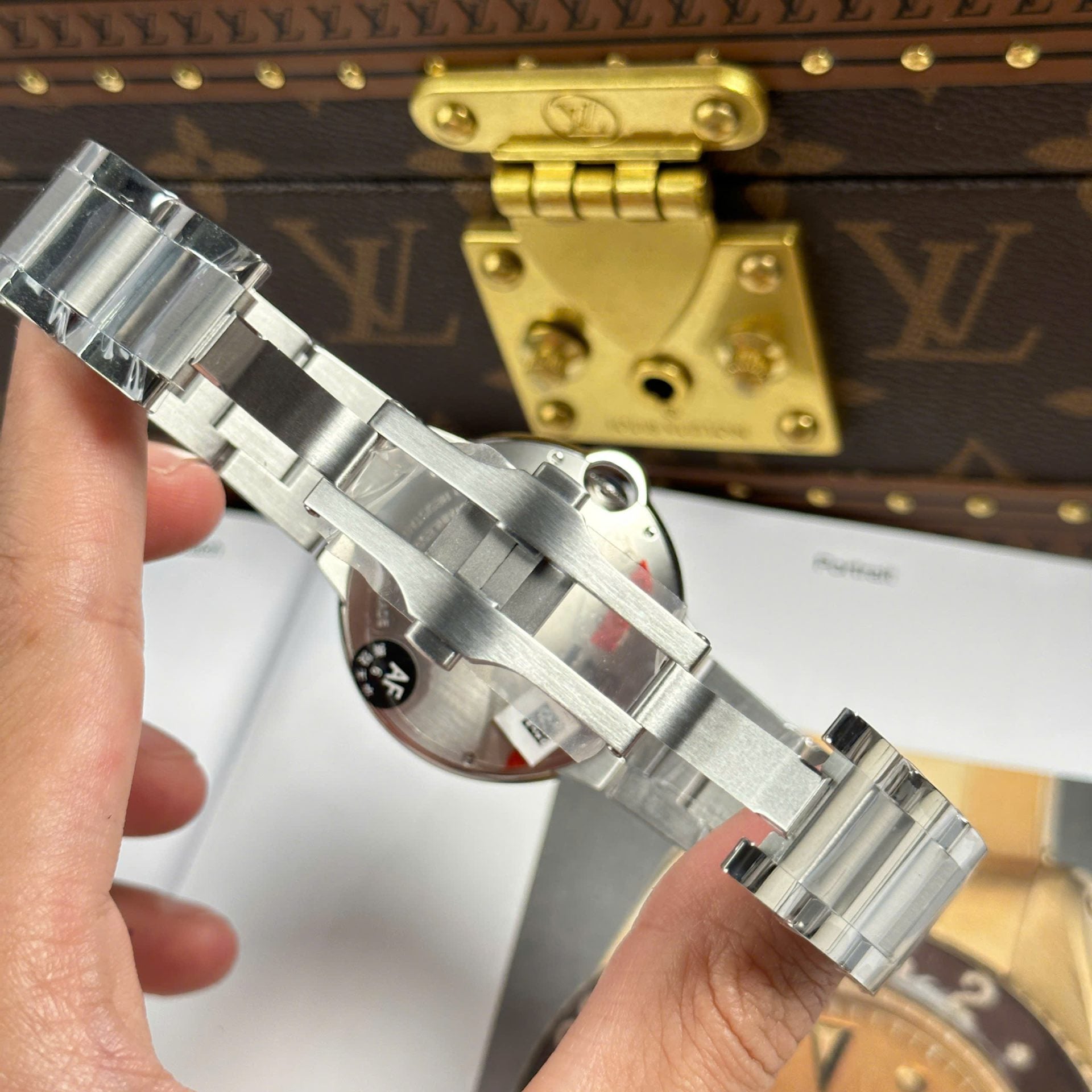 Cartier Ballon Bleu Watch Gray Dial Metal Wire 40mm - Image 11