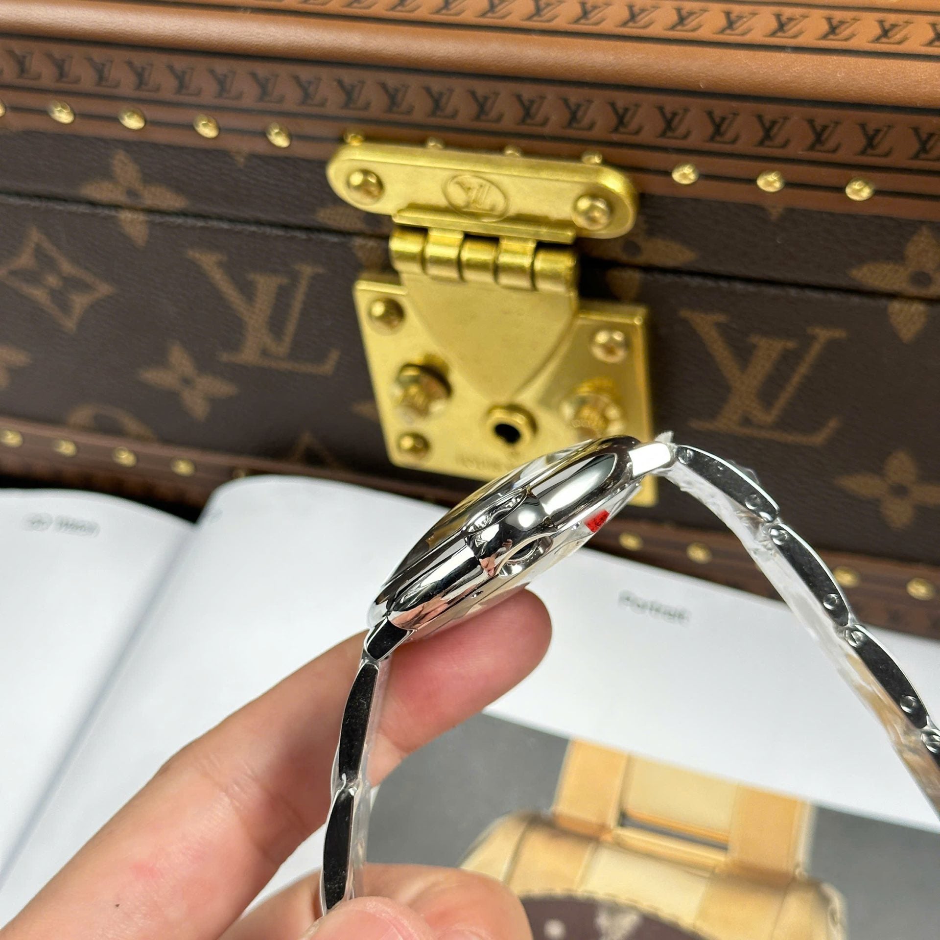 Cartier Ballon Bleu Watch Gray Dial Metal Wire 40mm - Image 8