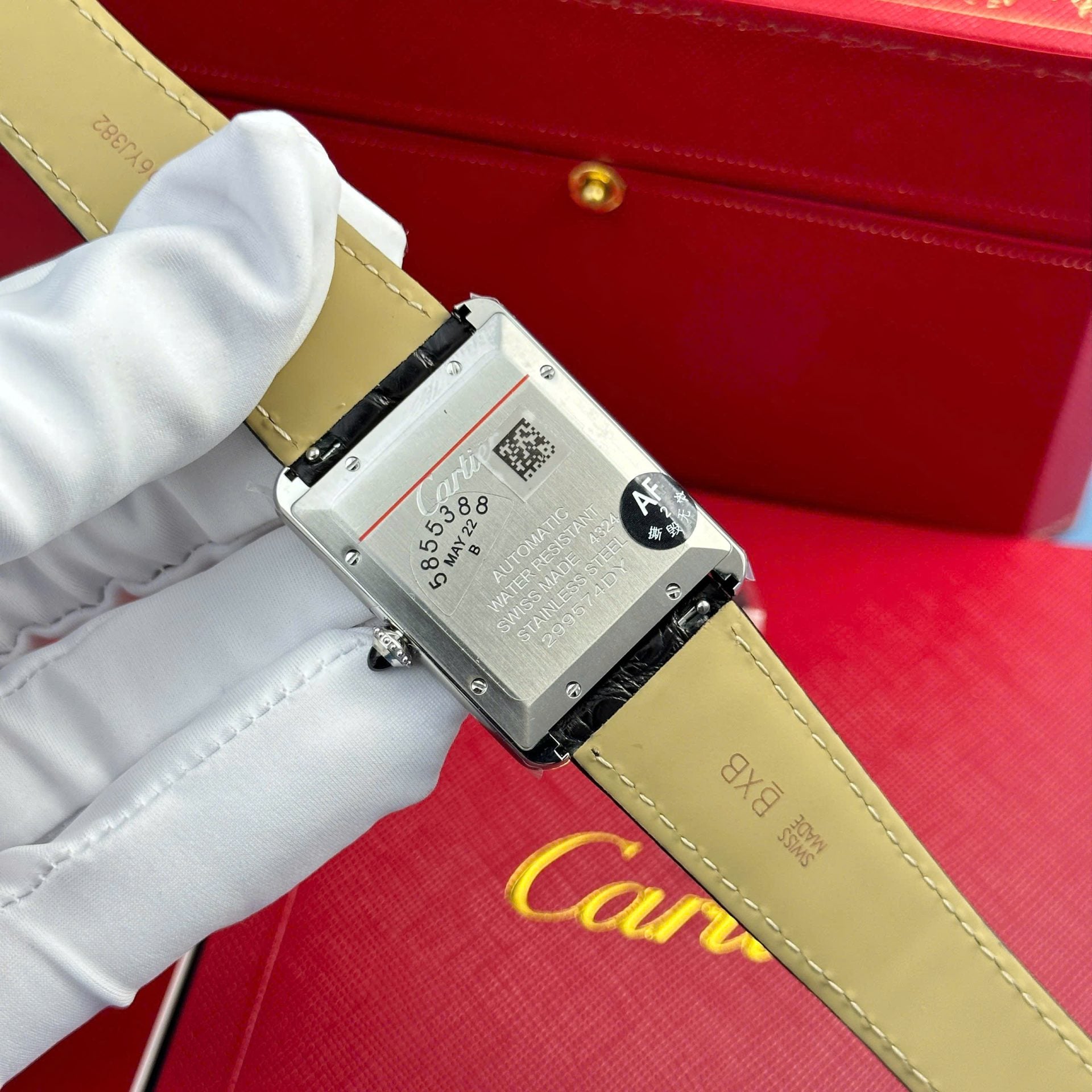 Cartier Tank Must Extra-Large Model Watch White Dial Leather Strap 31x41mm - Image 7