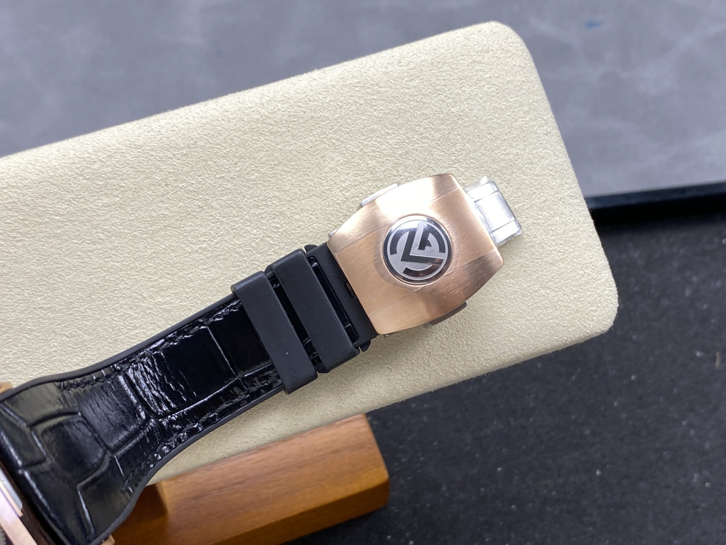 Franck Muller High End Watch Curvex CX Grand Central Tourbillon Skeleton Rose Gold 36x53mm - Image 9