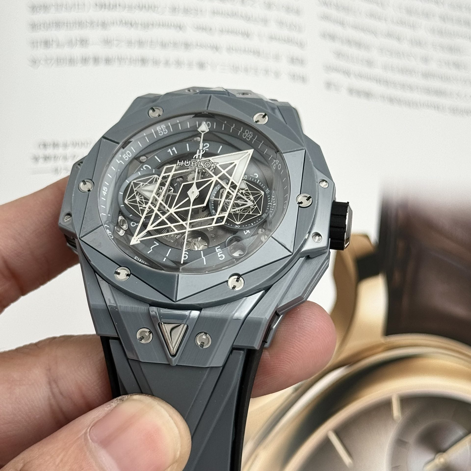 Hublot Watch Big Bang Sang Bleu II Gray Ceramic 45mm - Image 4
