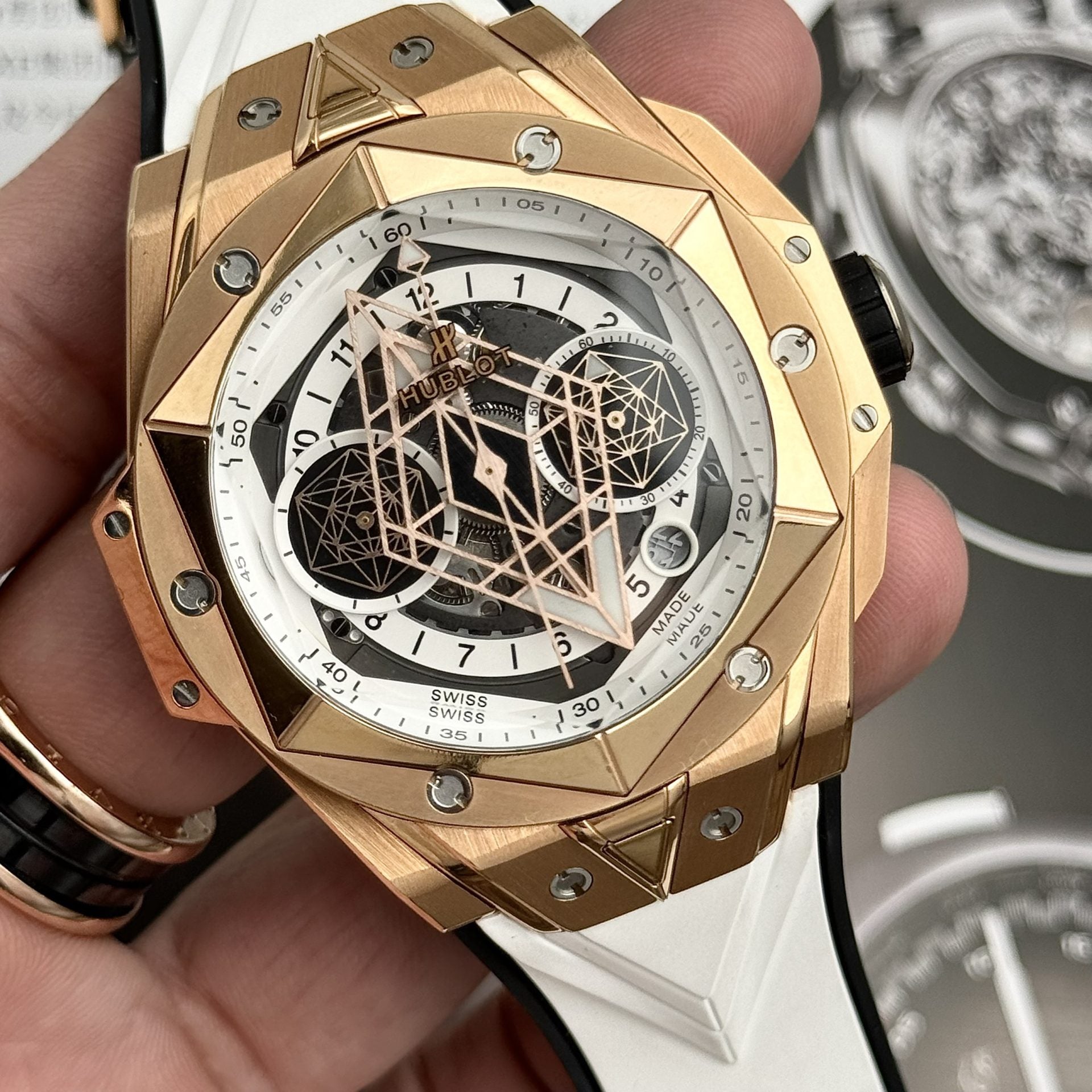 Hublot Watch Big Bang Sang Bleu II King Gold White Dial 45mm - Image 3