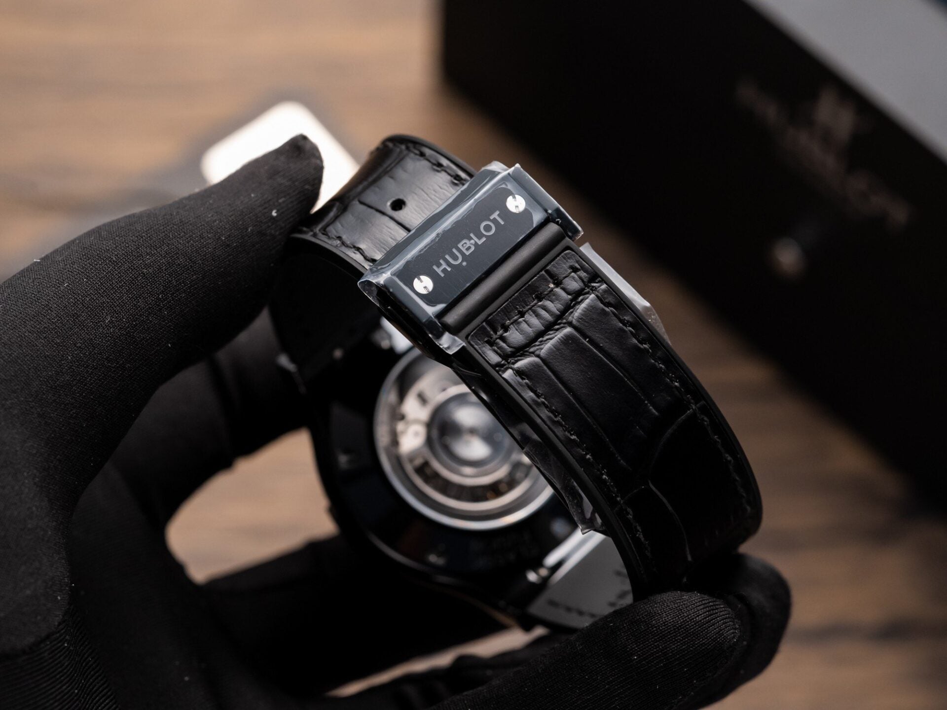 Hublot Classic Fusion Ceramic Carbon Dial Watch Leather Strap 42mm - Image 7