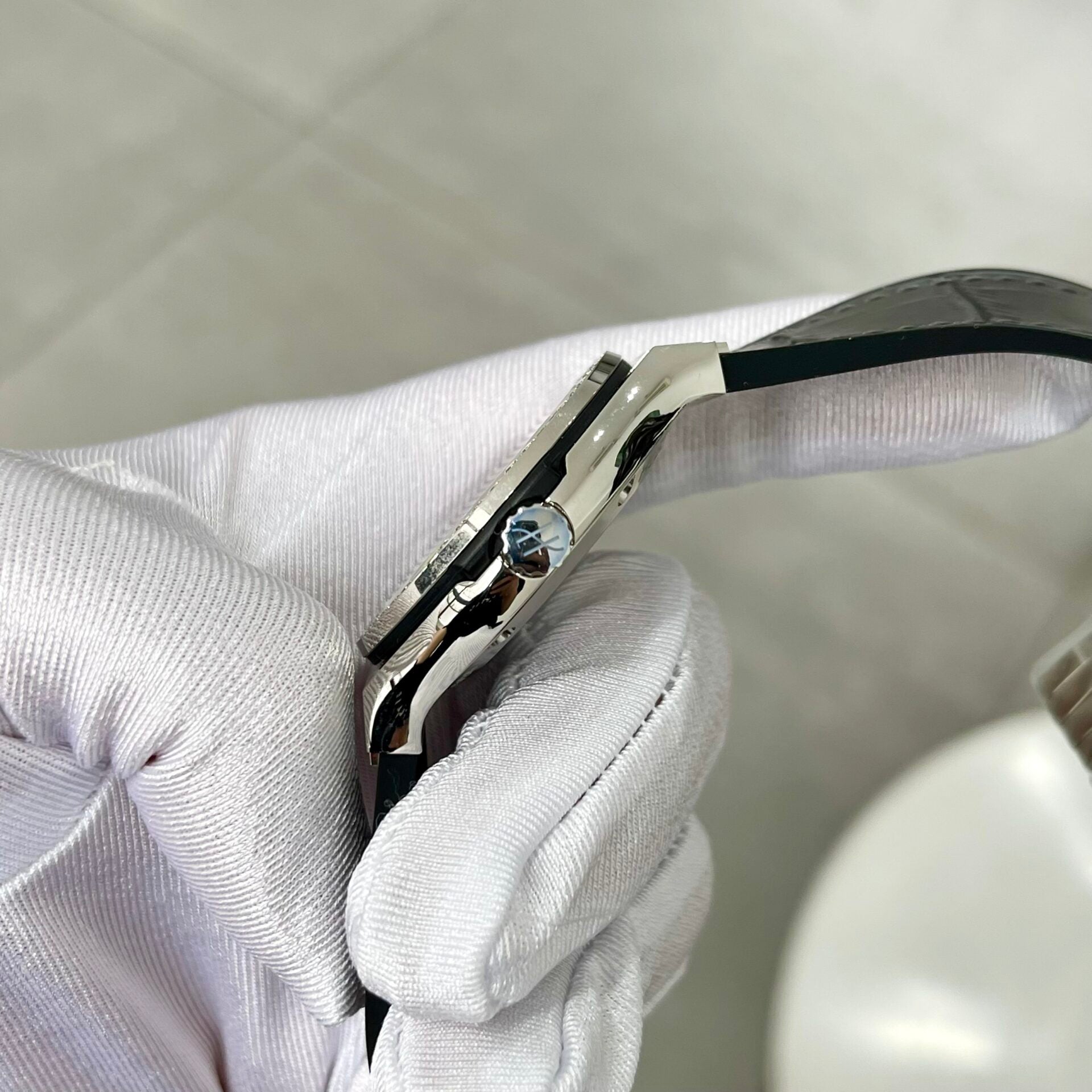 Hublot Classic Fusion Watch Diamonds Grey 38mm - Image 4