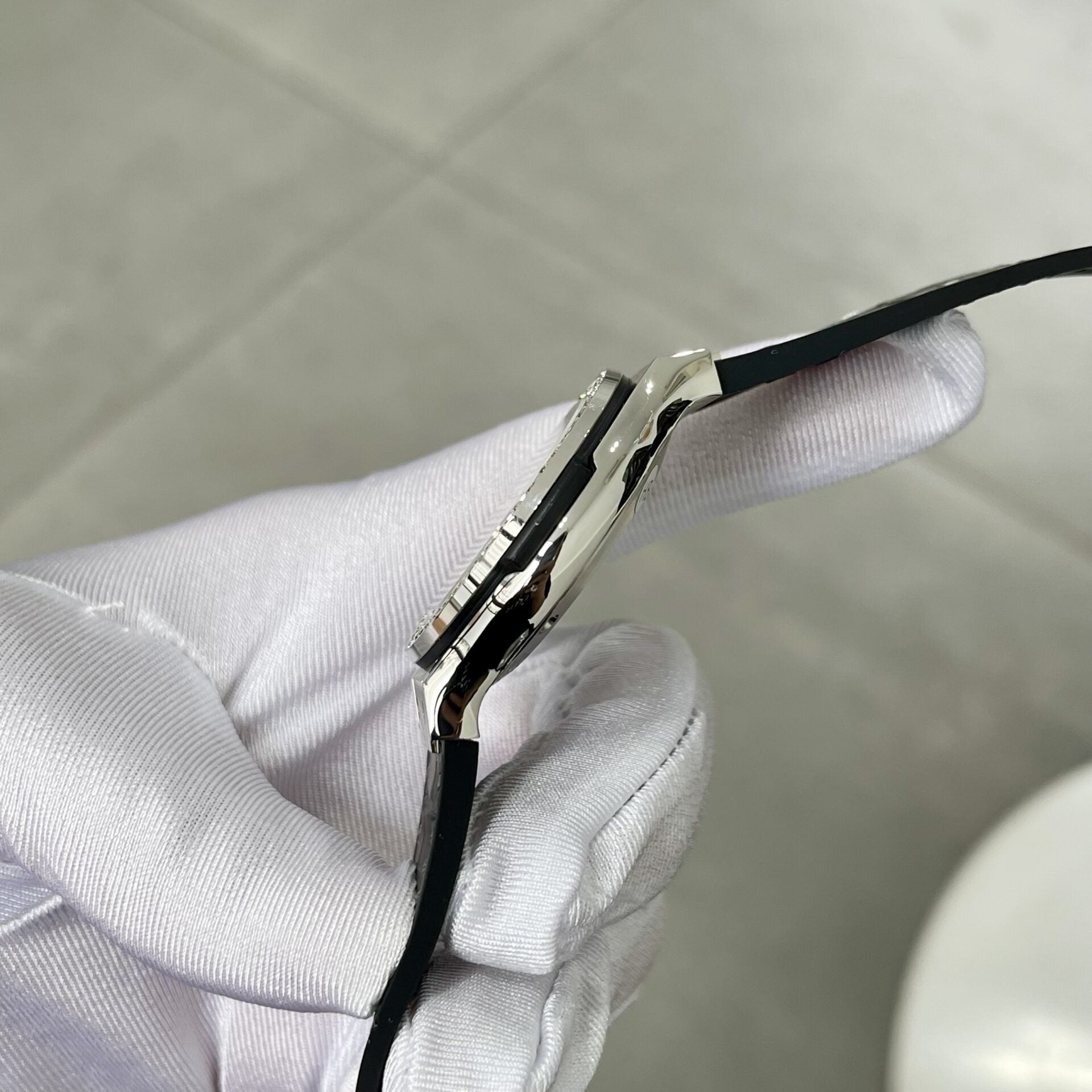 Hublot Classic Fusion Watch Diamonds Grey 38mm - Image 5