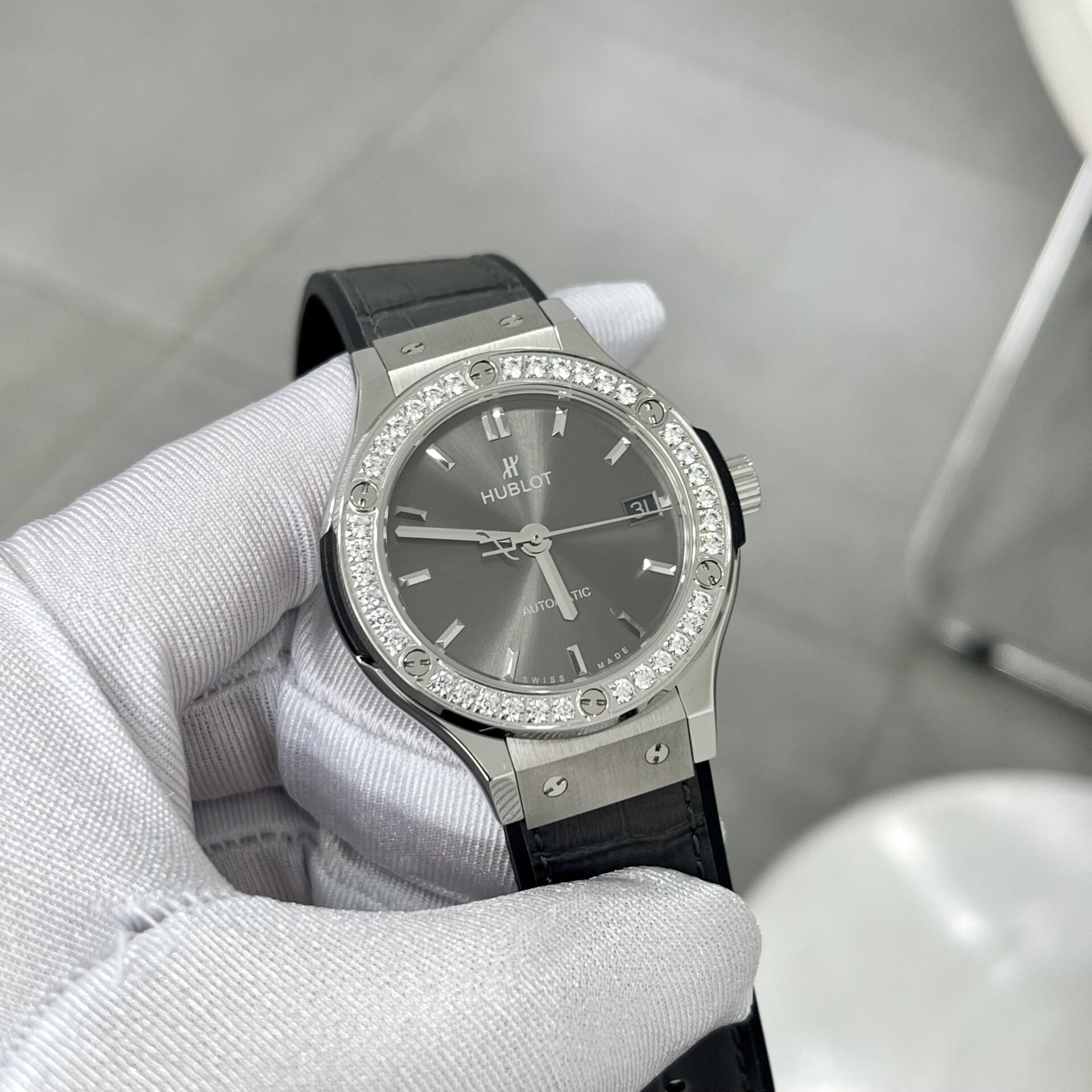 Hublot Classic Fusion Watch Diamonds Grey 38mm - Image 2