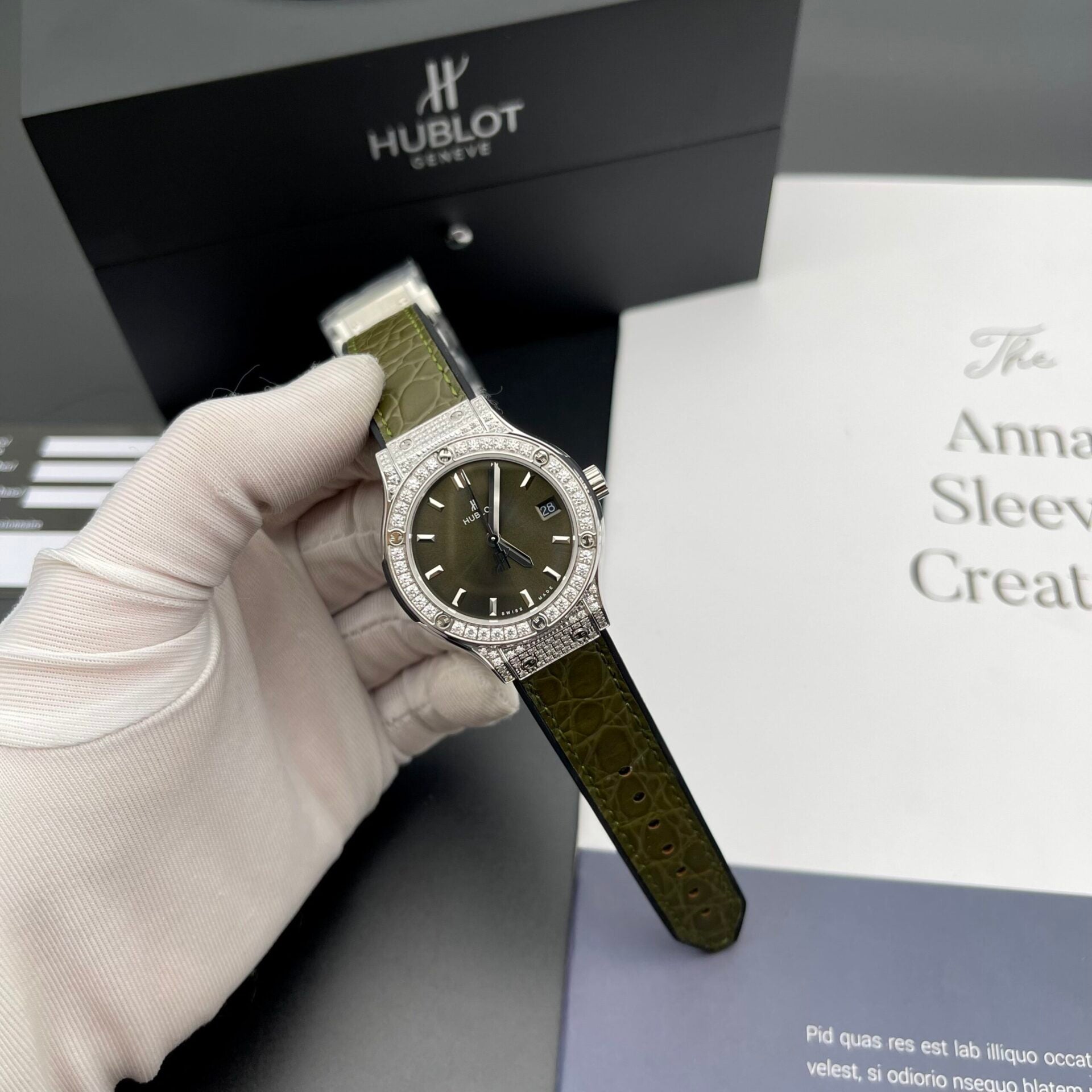 Hublot Classic Fusion Watch Womens Green Dial 33mm - Image 3