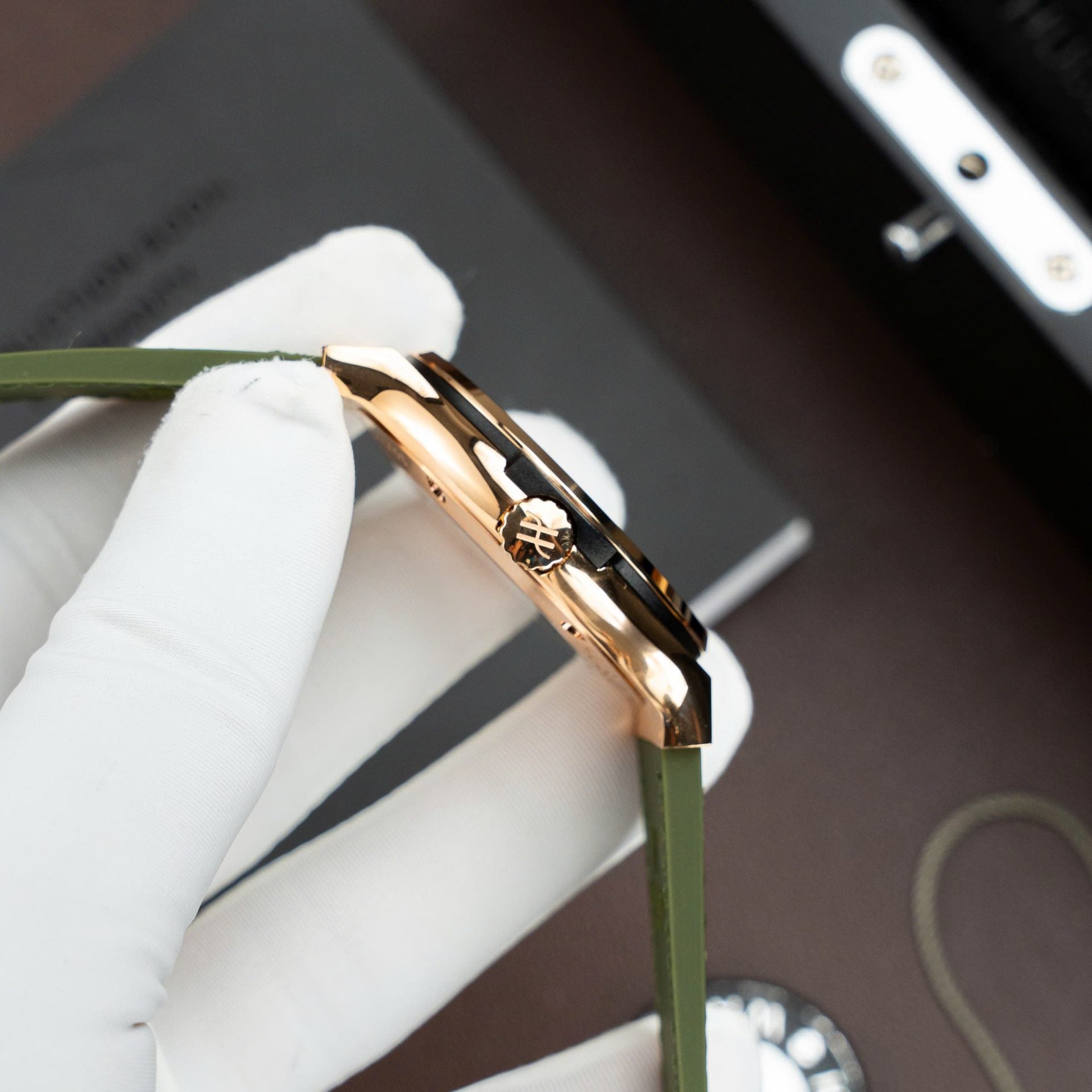 Hublot Classic Fusion King Gold Watch Green Dial Movement SW300 Swiss Made 42mm - Image 5