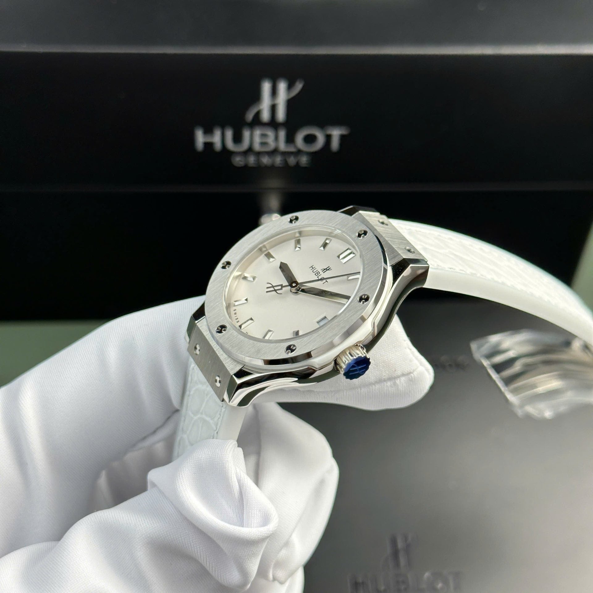 Hublot Classic Fusion Watch Women White 33mm - Image 4