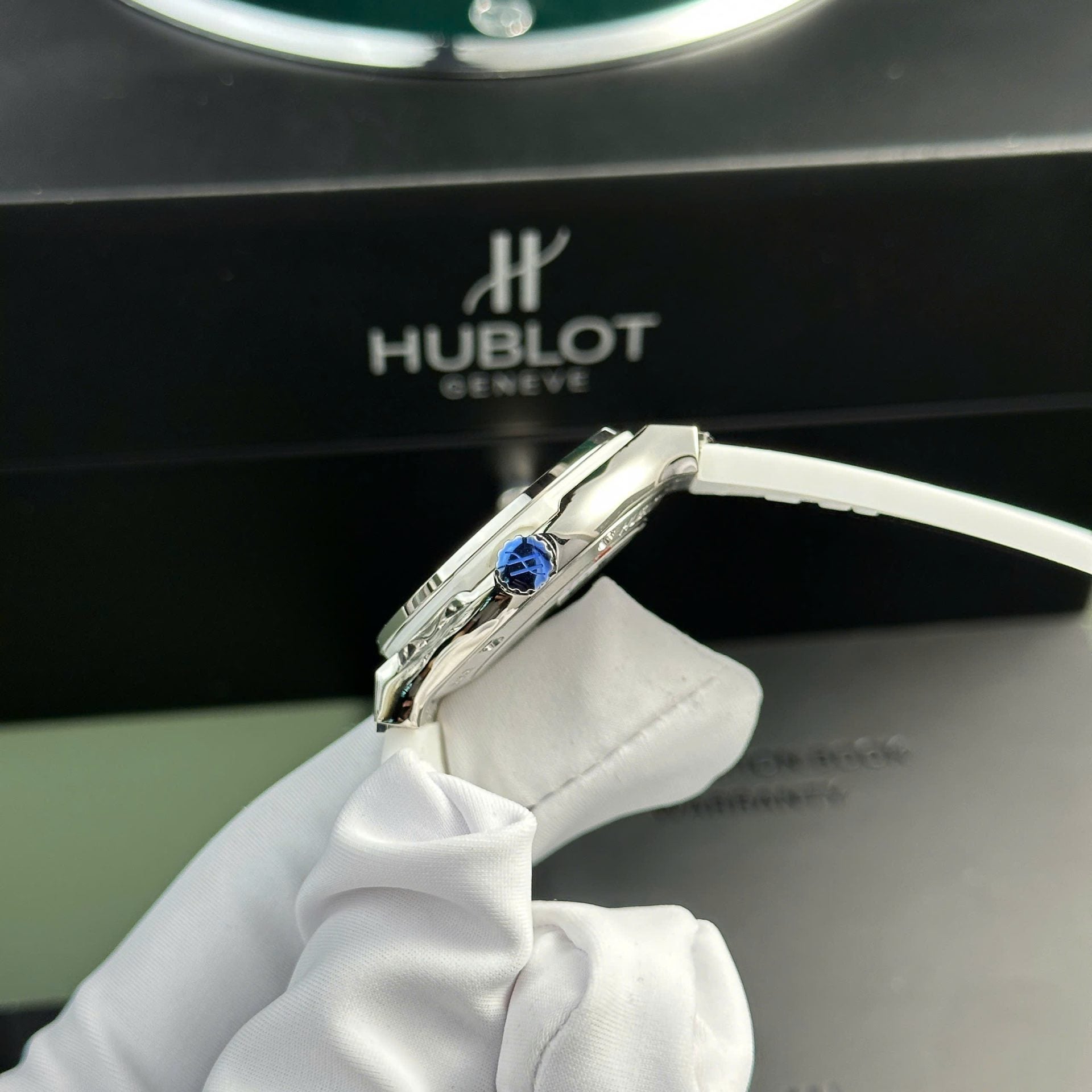 Hublot Classic Fusion Watch Women White 33mm - Image 5