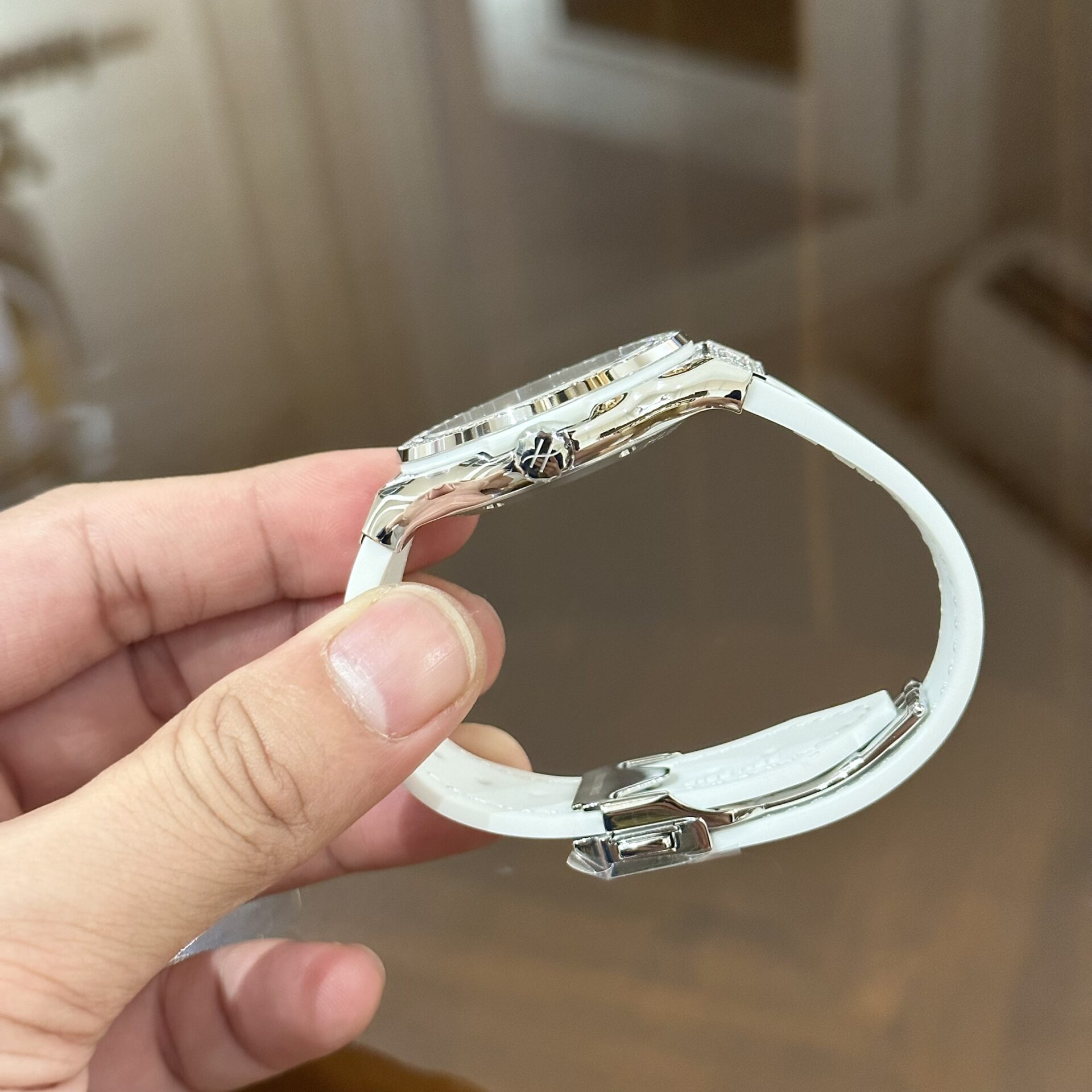 Hublot Classic Fusion Watch White Diamond 38mm - Image 4