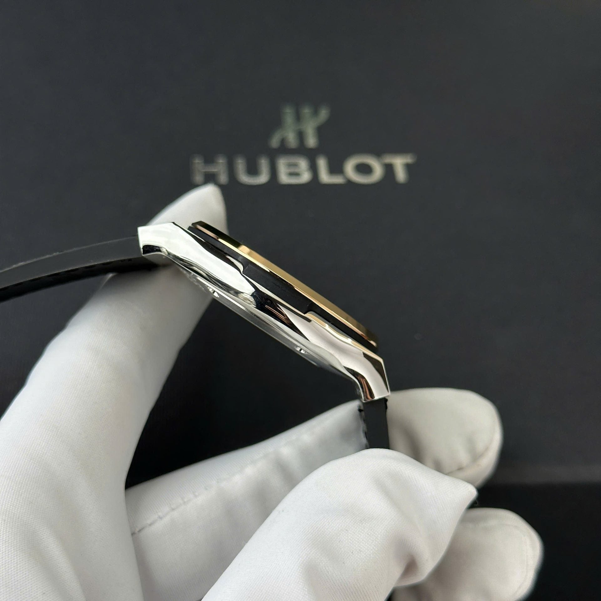 Hublot Classic Fusion Watch Black Dial King Gold Bezel 42mm - Image 6