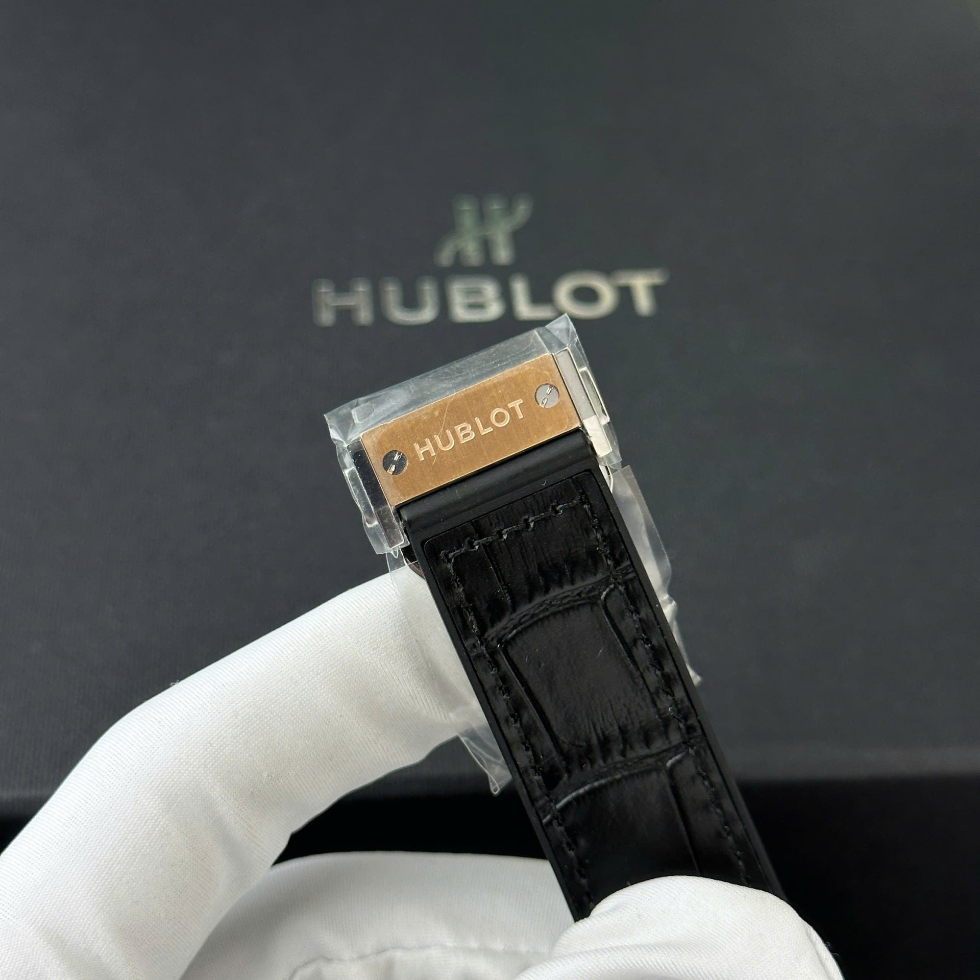 Hublot Classic Fusion Watch Black Dial King Gold Bezel 42mm - Image 8