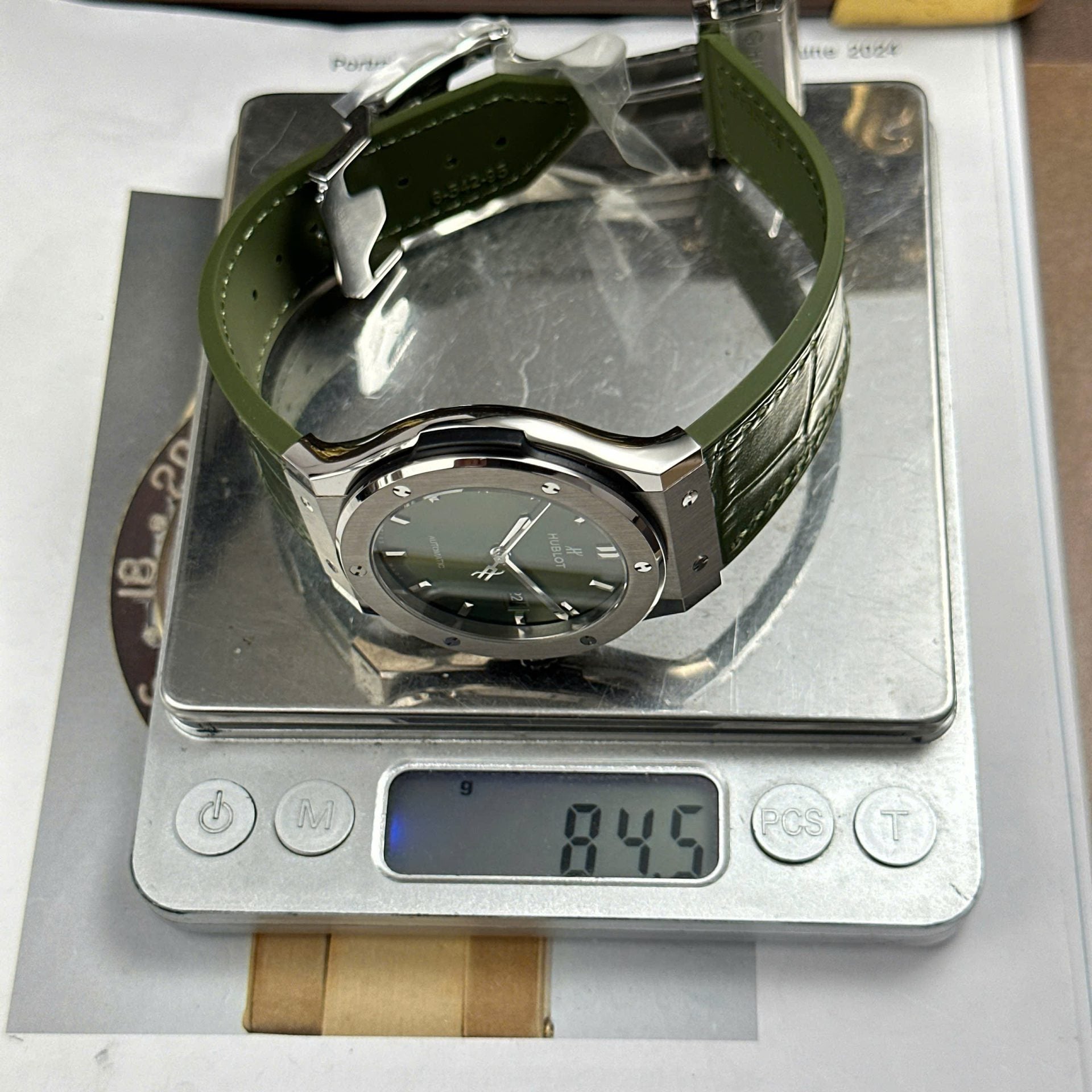 Hublot Classic Fusion Green Watch Weight 84 Grams Super Light 42mm - Image 2
