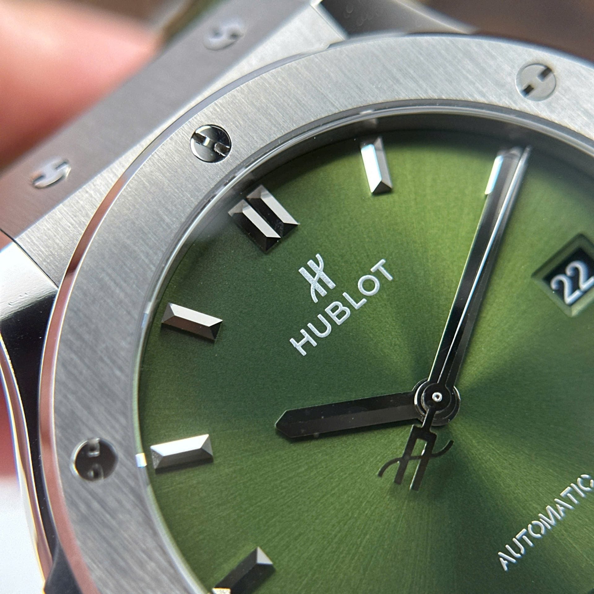 Hublot Classic Fusion Green Watch Weight 84 Grams Super Light 42mm - Image 7