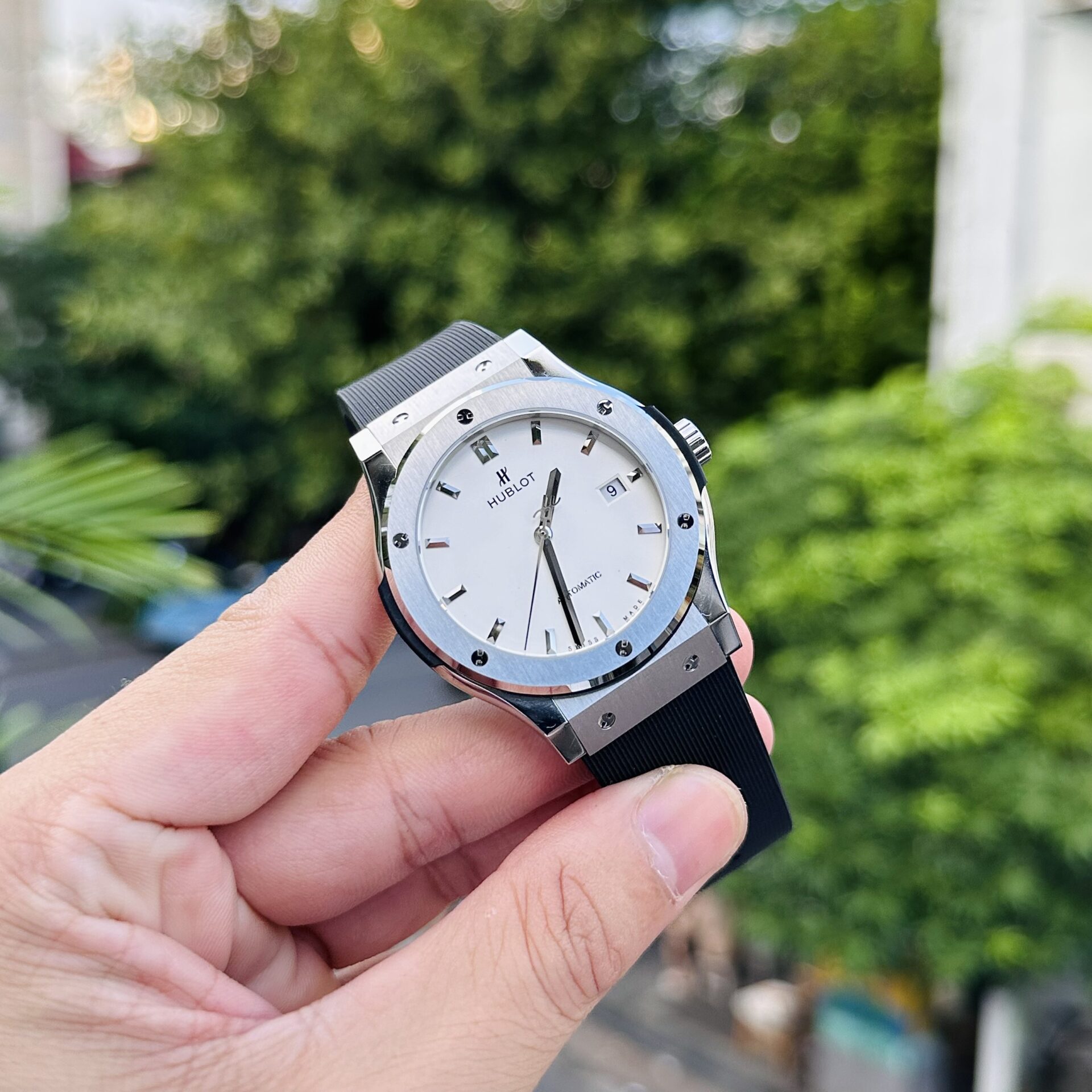 Hublot Classic Fusion Watch White Dial 42mm - Image 3