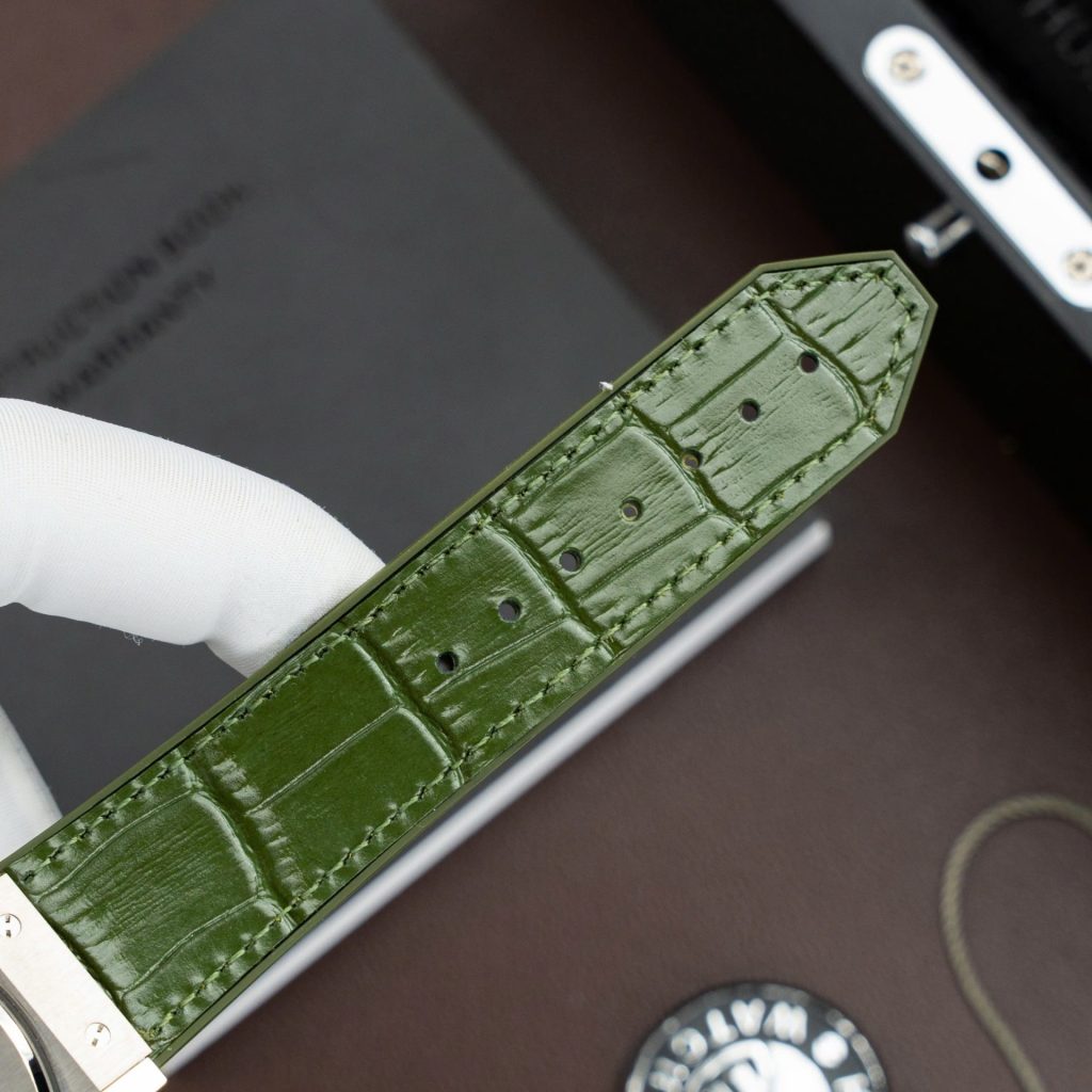 Đồng Hồ Hublot Classic Fusion Titanium Chế Tác Màu Xanh Lá Cây Máy SW300 Dây Cá Sấu 42mm (2)