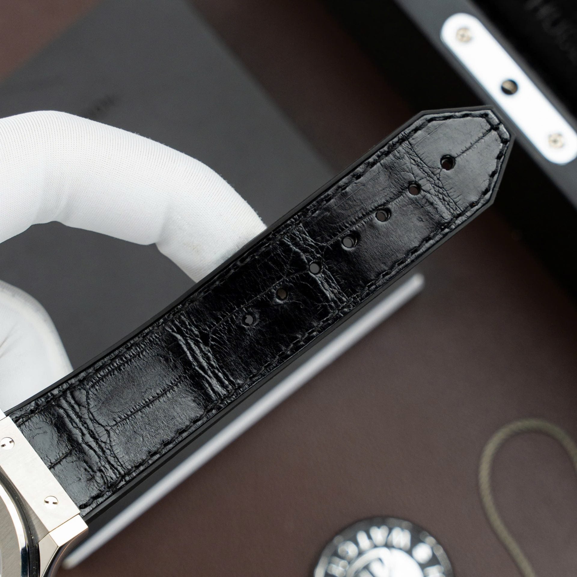 Hublot Classic Fusion Titanium White Dial Watche Movement SW300 Weight 84 Gram 42mm - Image 10