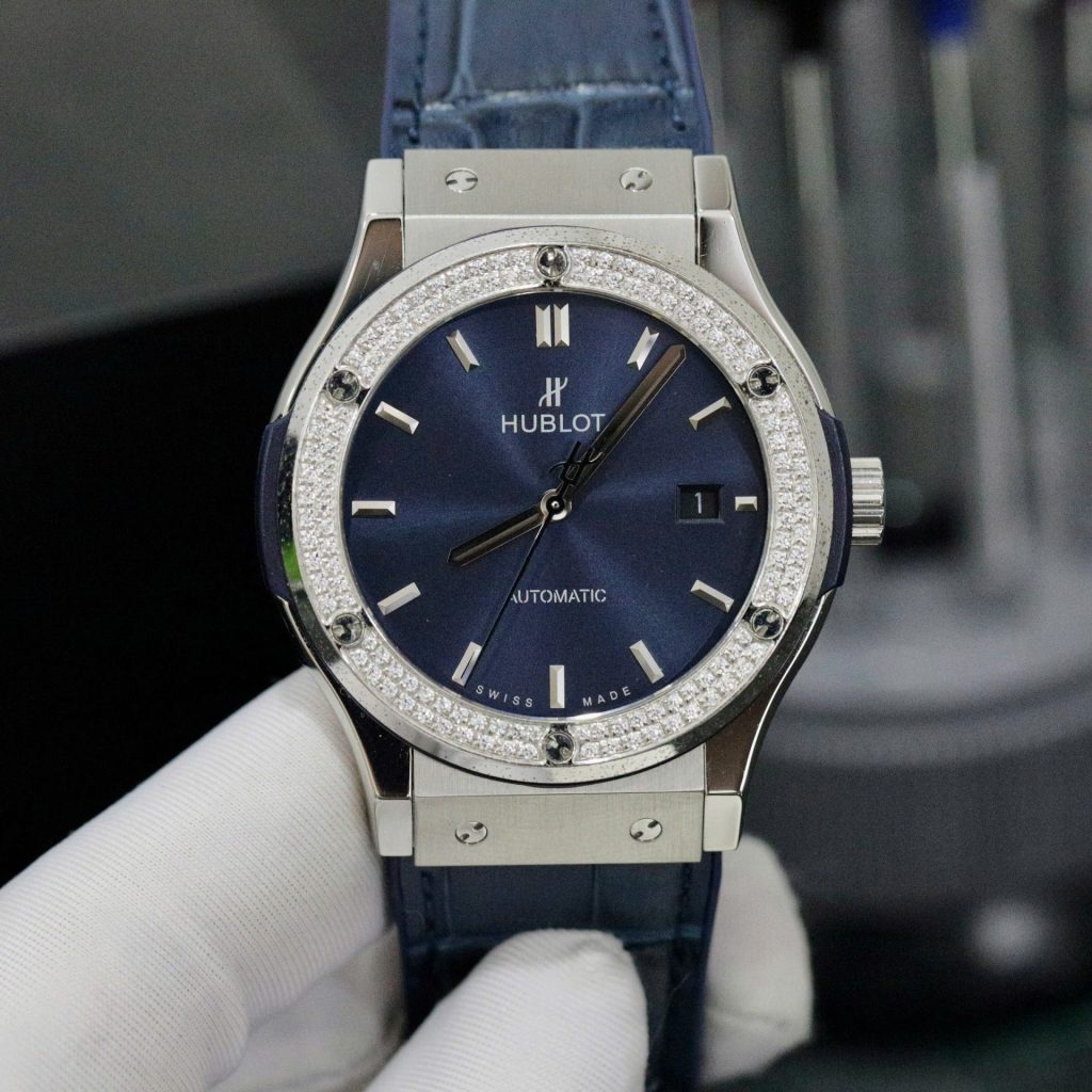 Đồng Hồ Hublot Classic Fusion Titanium Nam Đính Đá Hai Hàng Rep 11 Xưởng HB 42mm (2)