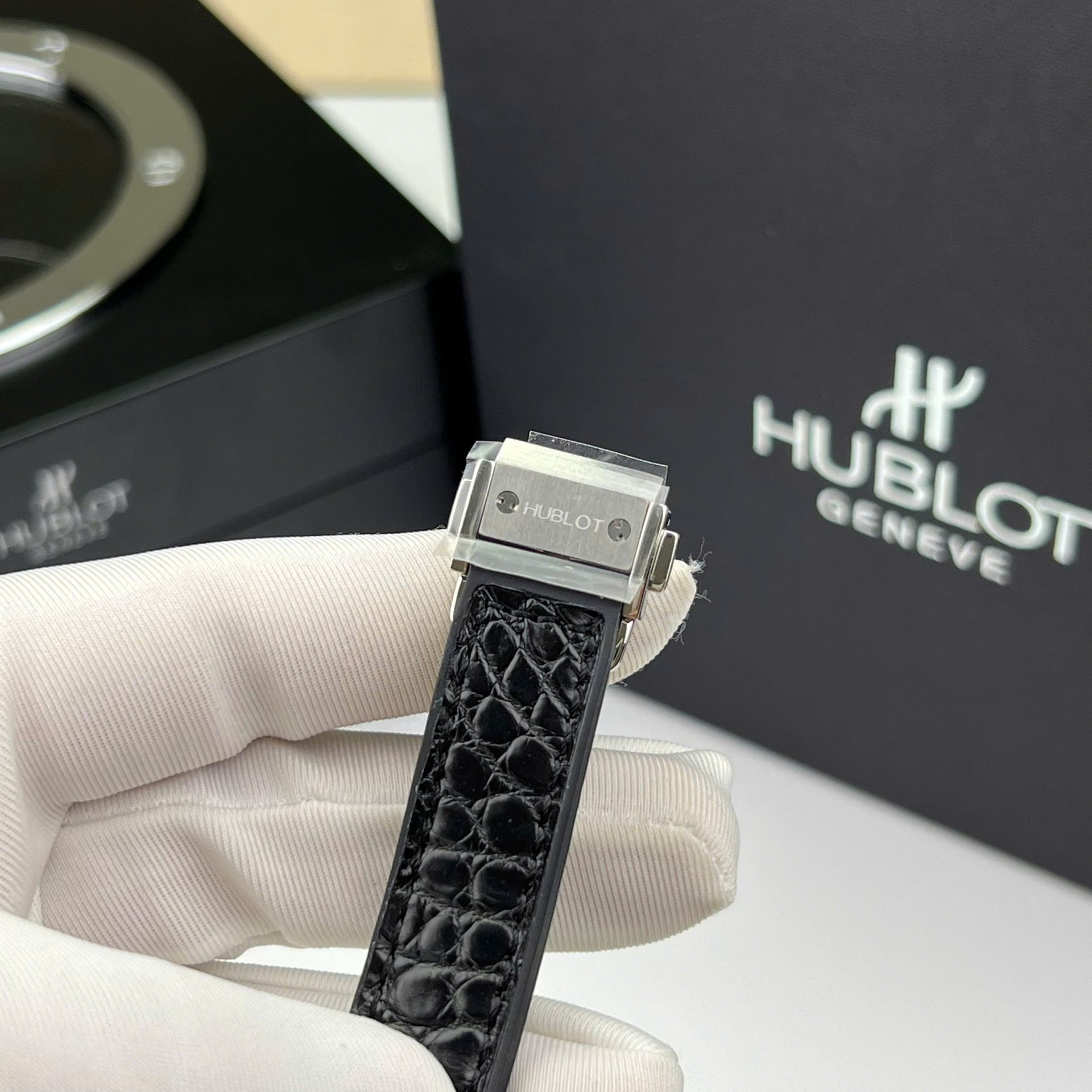 Hublot Classic Fusion Titanium Watch Black Moissanite Diamonds 33mm - Image 6