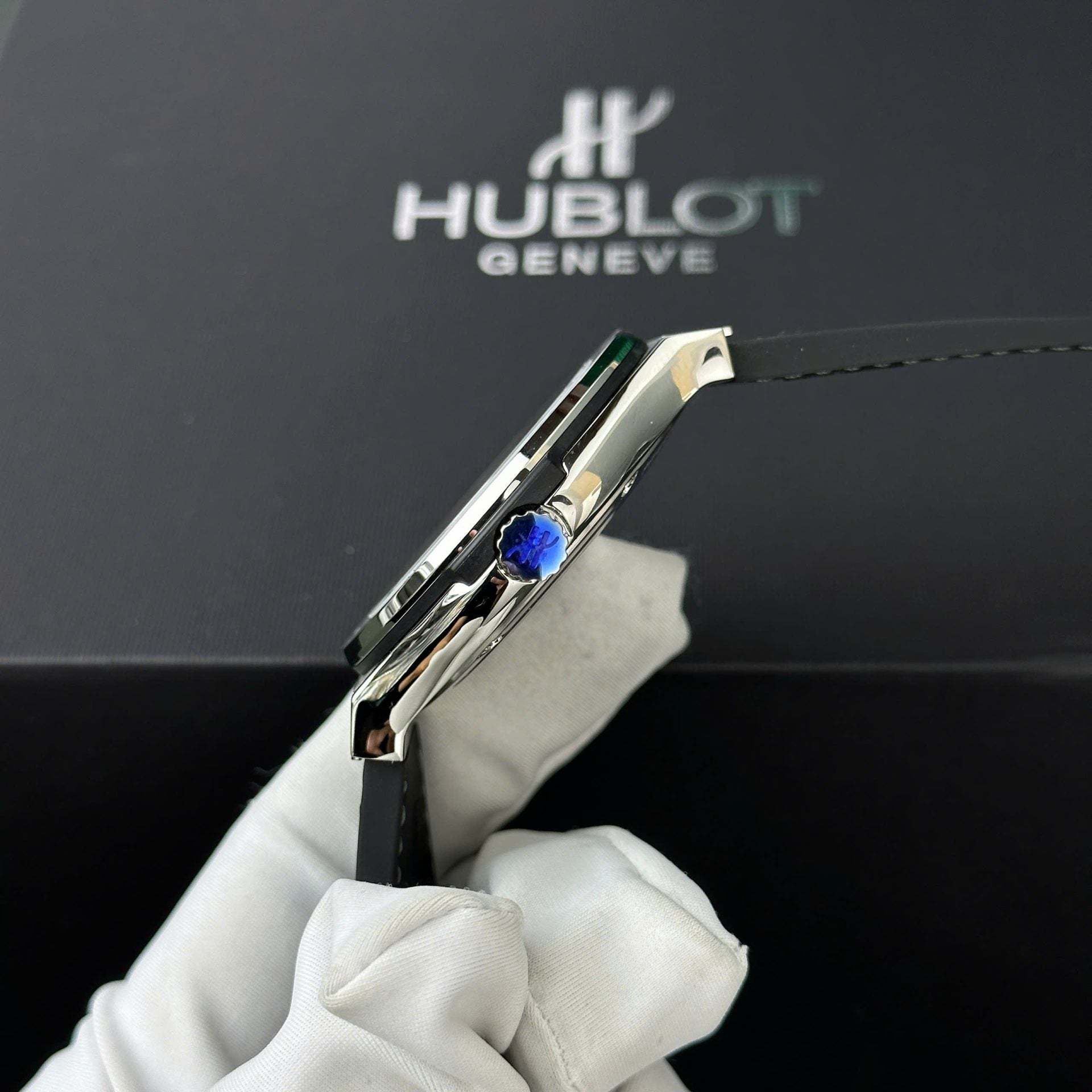 Hublot Classic Fusion Titanium Watch Gray Dial 45mm - Image 5