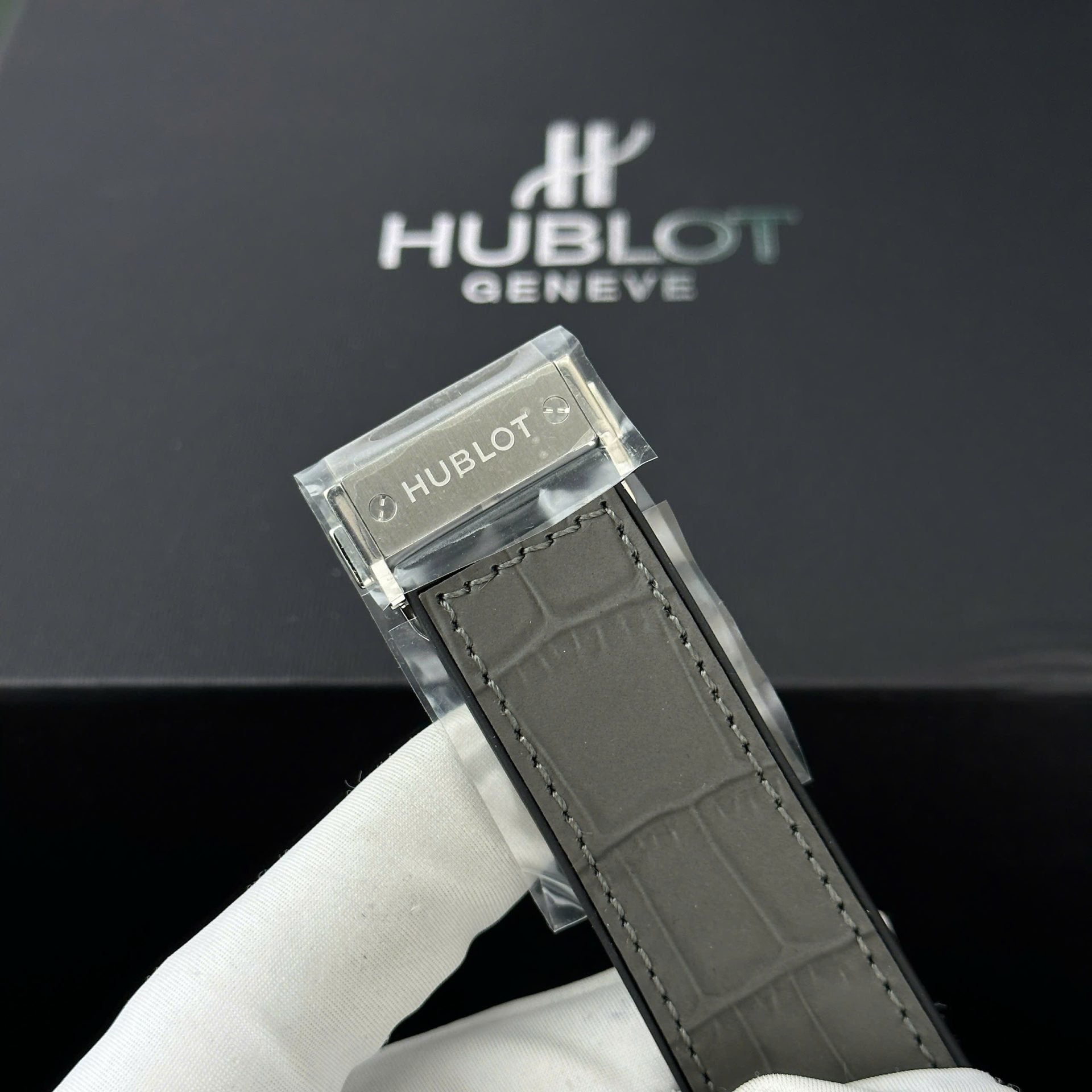 Hublot Classic Fusion Titanium Watch Gray Dial 45mm - Image 8