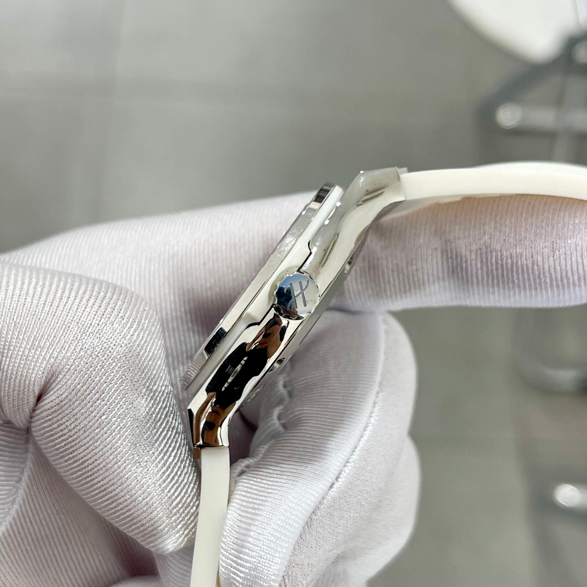 Hublot Classic Fusion White Rubber Strap Watch Swiss Movement 38mm - Image 4