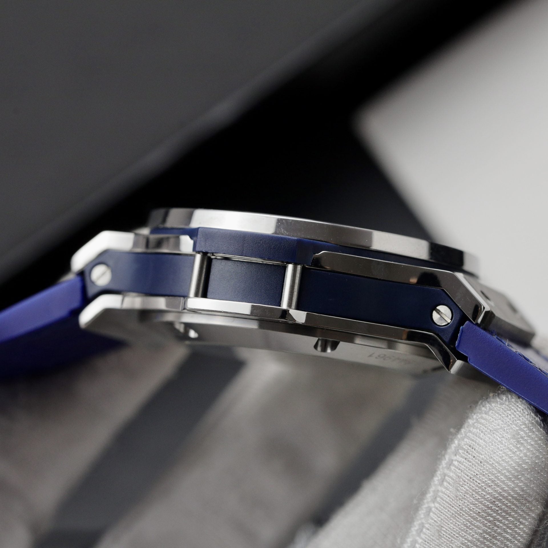 Hublot Watch Big Bang Chronograph Blue Moissanite Diamonds 44mm - Image 8