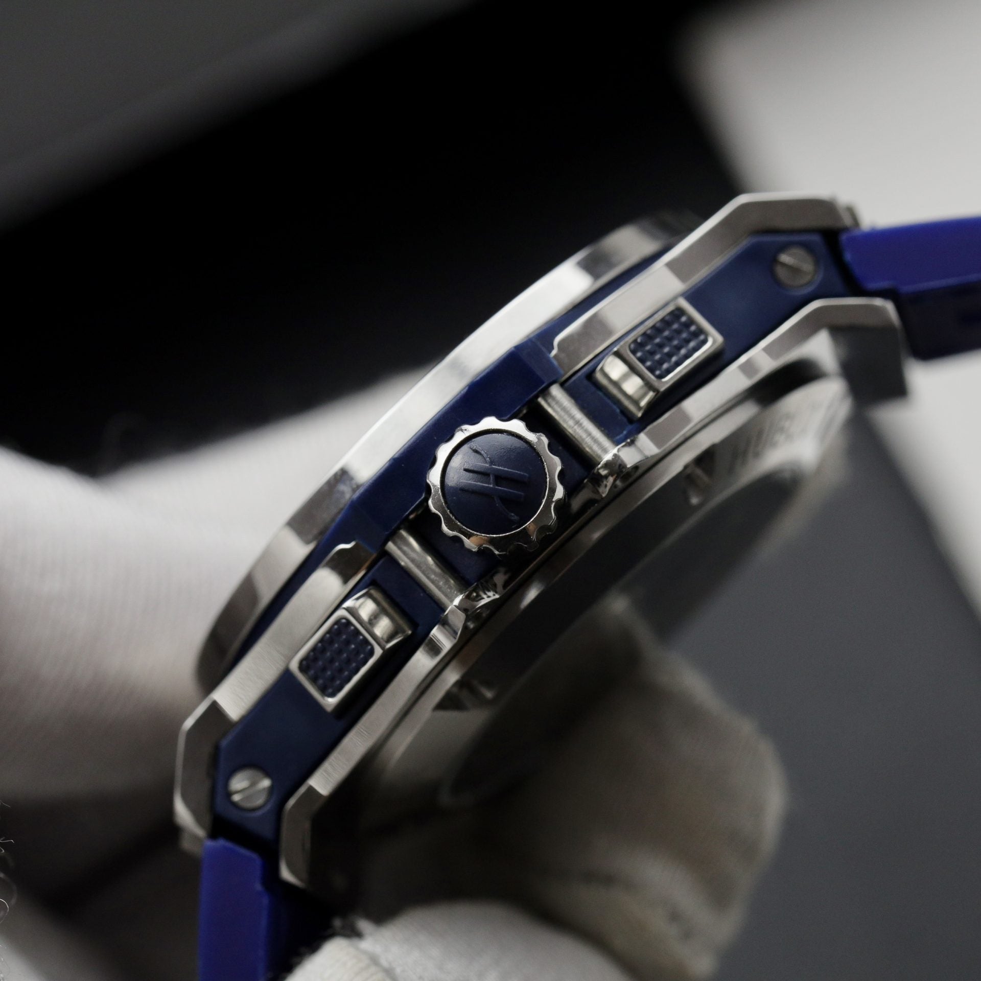 Hublot Watch Big Bang Chronograph Blue Moissanite Diamonds 44mm - Image 7