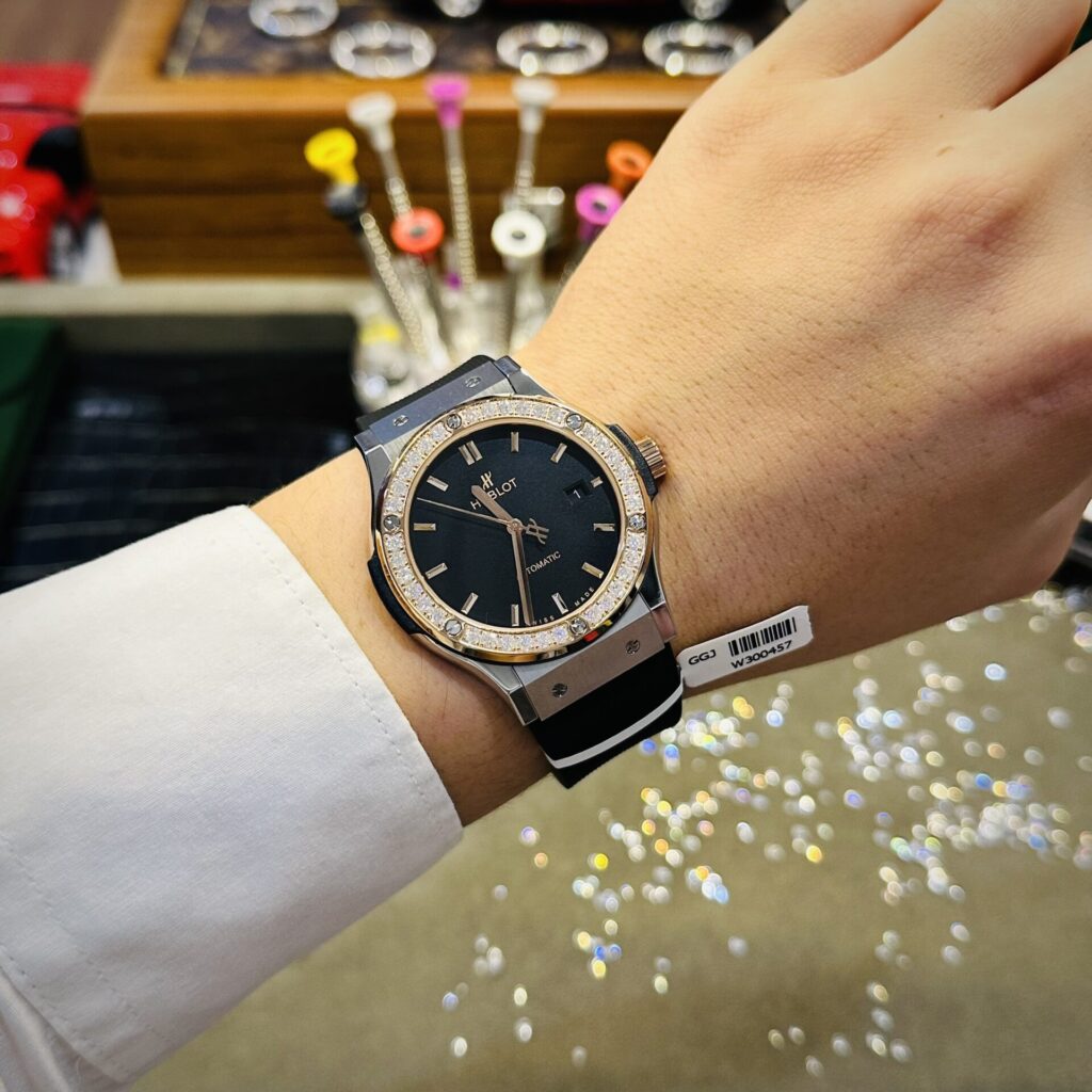 Đồng Hồ Hublot Độ Kim Cương Moissanite Demi 42mm (6)