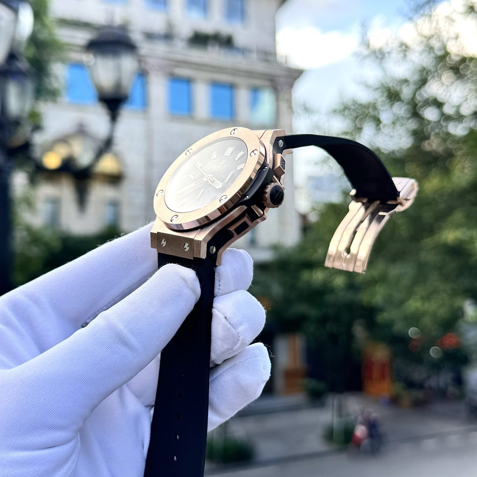 Hublot Watch Big Bang Chronograph King Gold Black Dial 44mm - Image 4