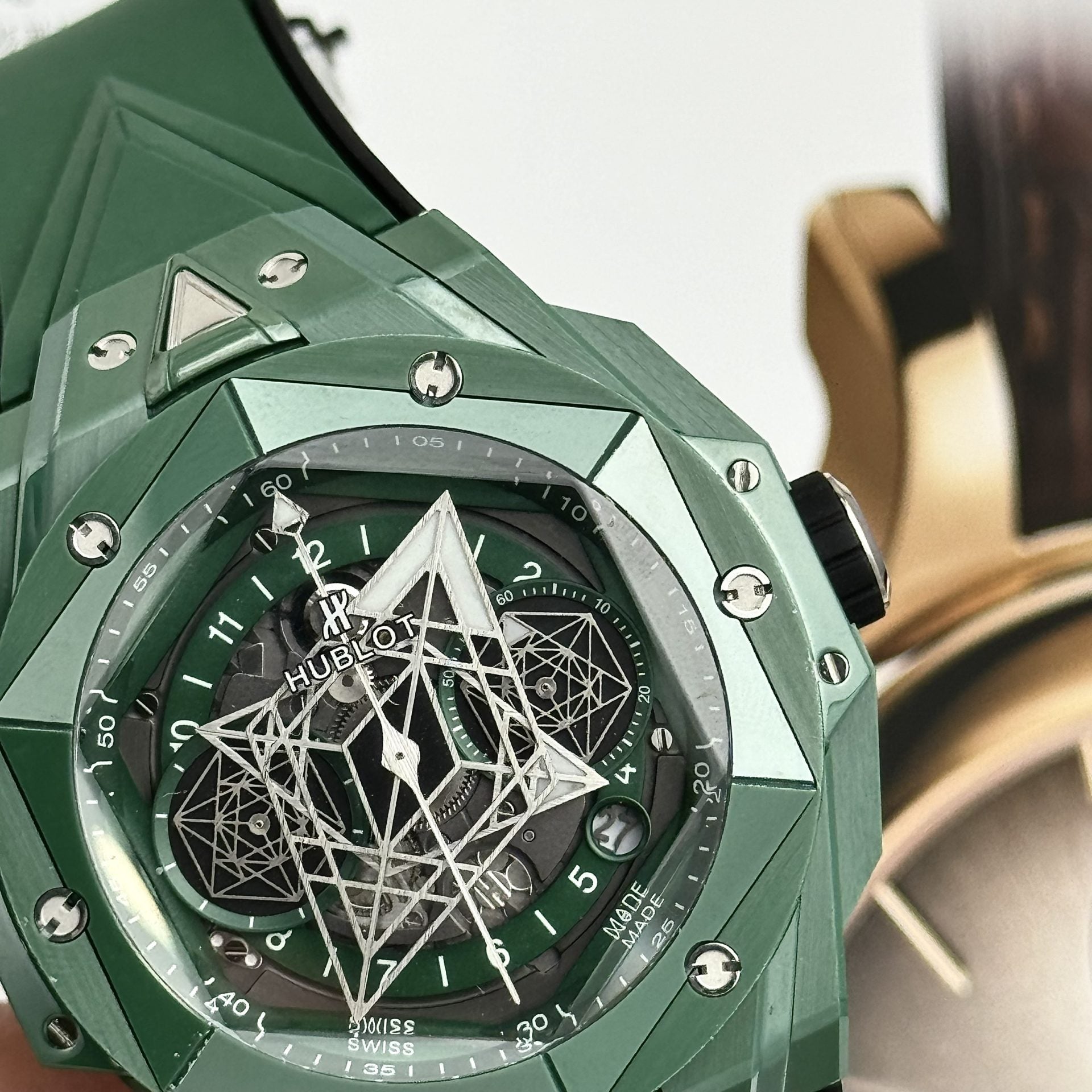 Hublot Watch Big Bang Sang Bleu II Green Ceramic 45mm - Image 5