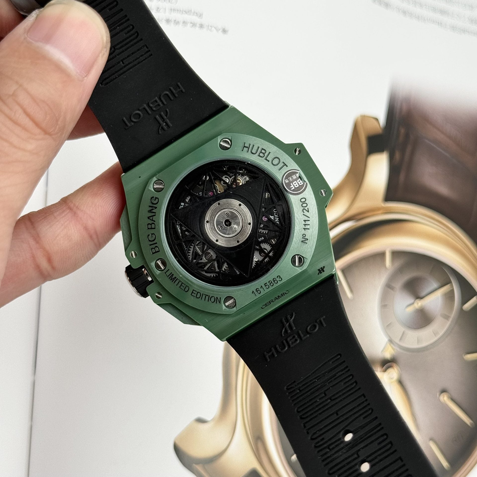 Hublot Watch Big Bang Sang Bleu II Green Ceramic 45mm - Image 8