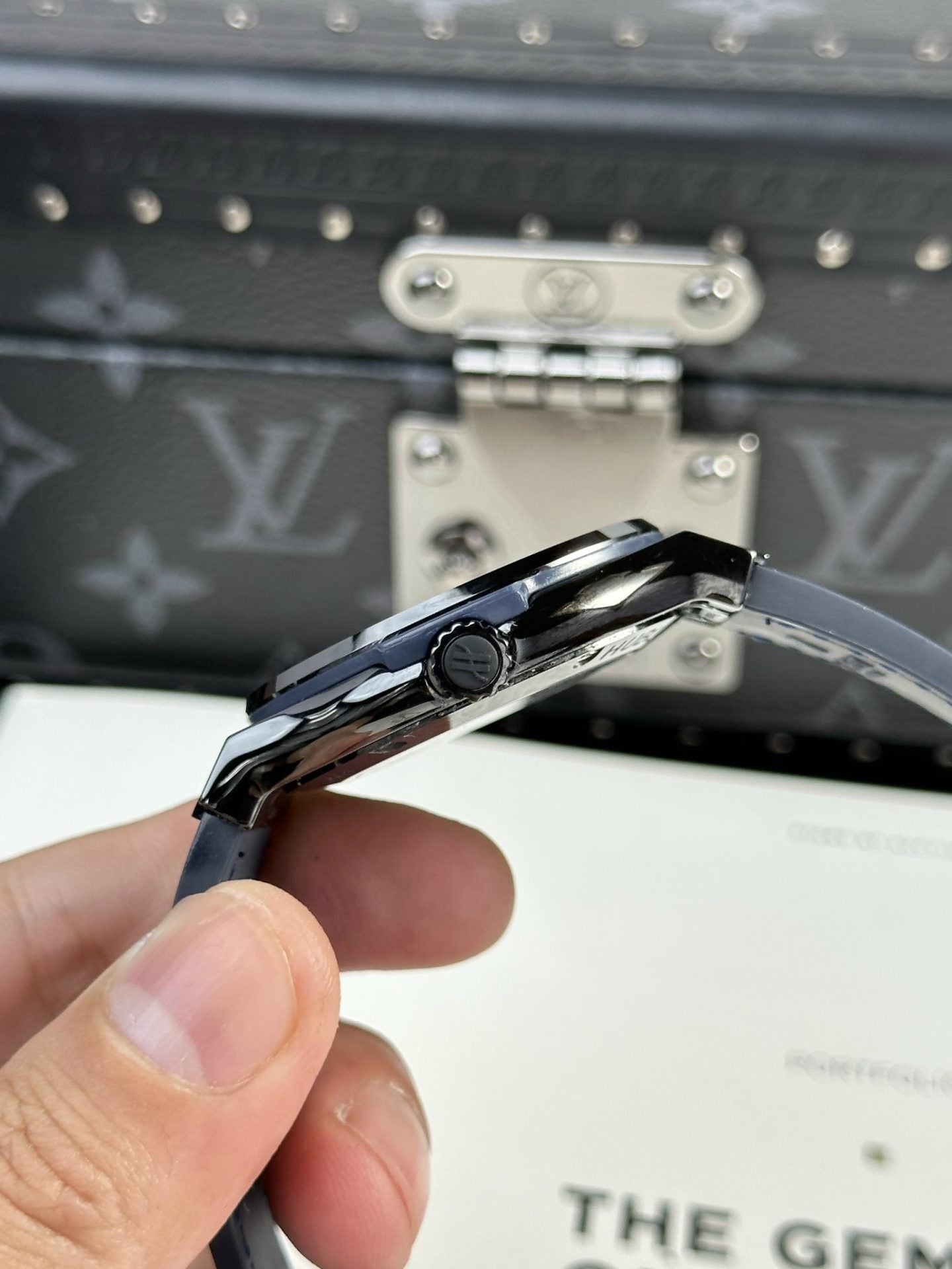 Hublot Classic Fusion Watch Ceramic Blue Dial 42mm - Image 6