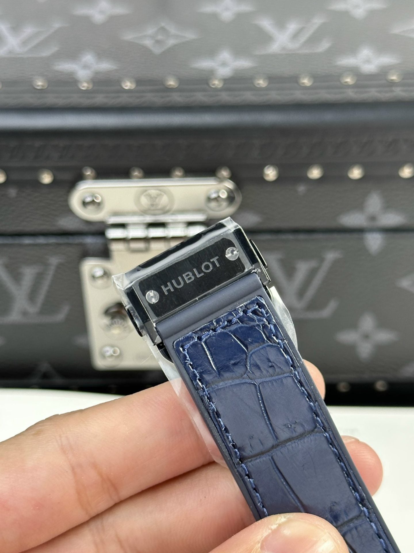 Hublot Classic Fusion Watch Ceramic Blue Dial 42mm - Image 8