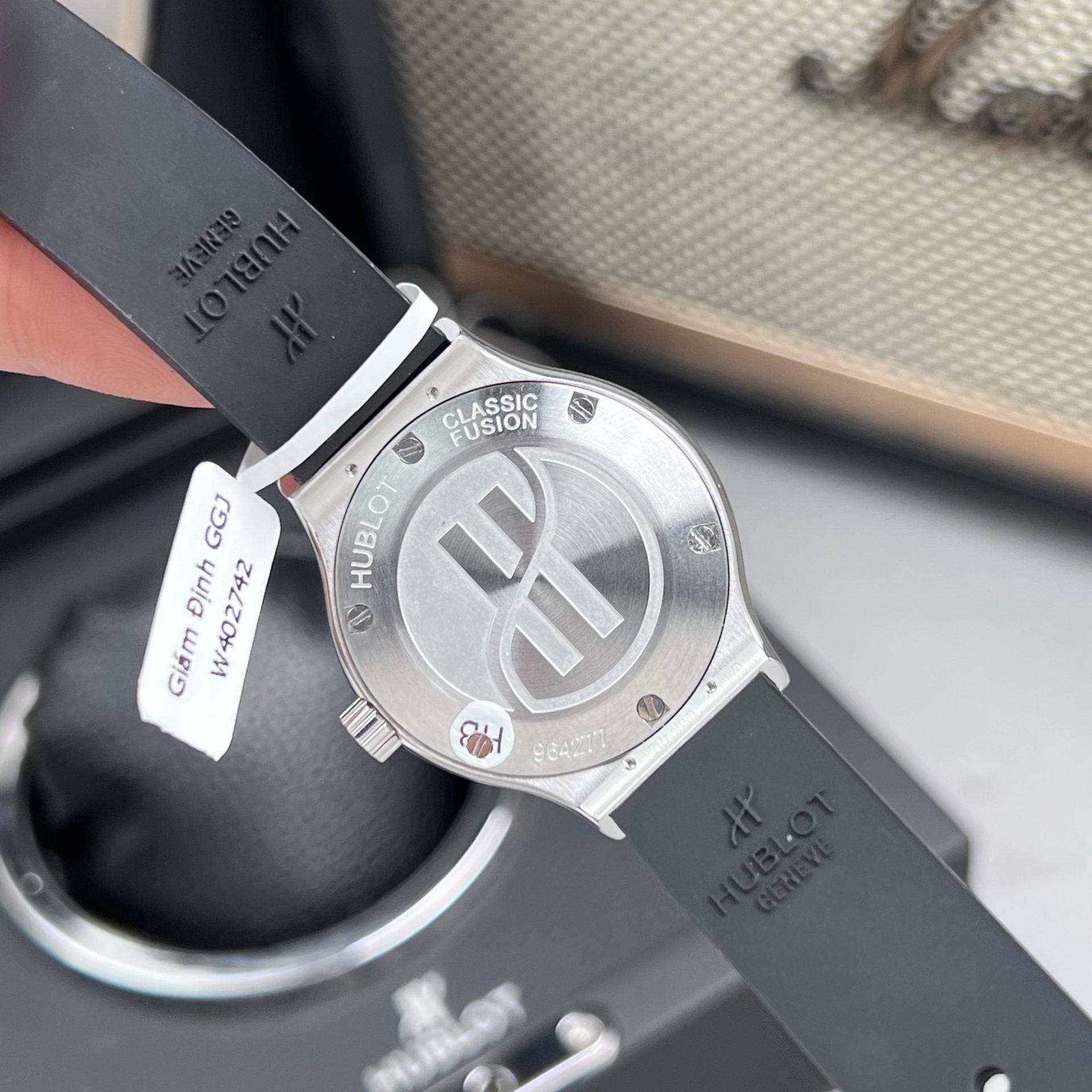 Hublot Classic Fusion Watch Black Dial Moissanite Diamonds 33mm - Image 5