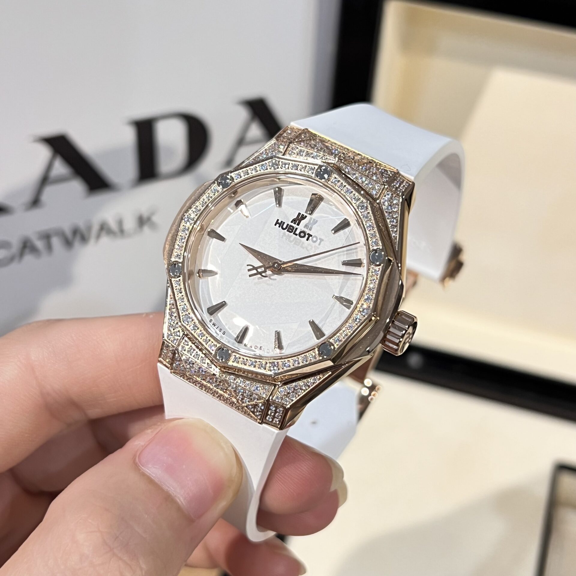 Hublot Orlinski King Gold Watch With Full Diamond Case White 40mm - Image 3