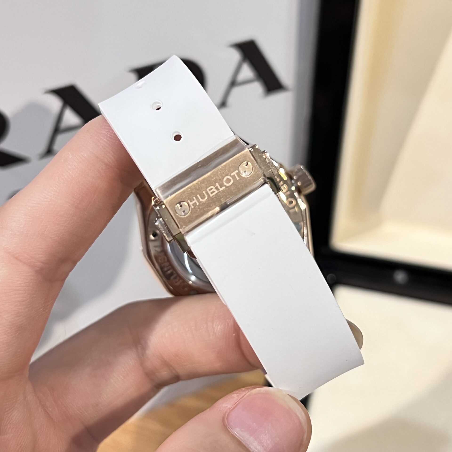 Hublot Orlinski King Gold Watch With Full Diamond Case White 40mm - Image 6