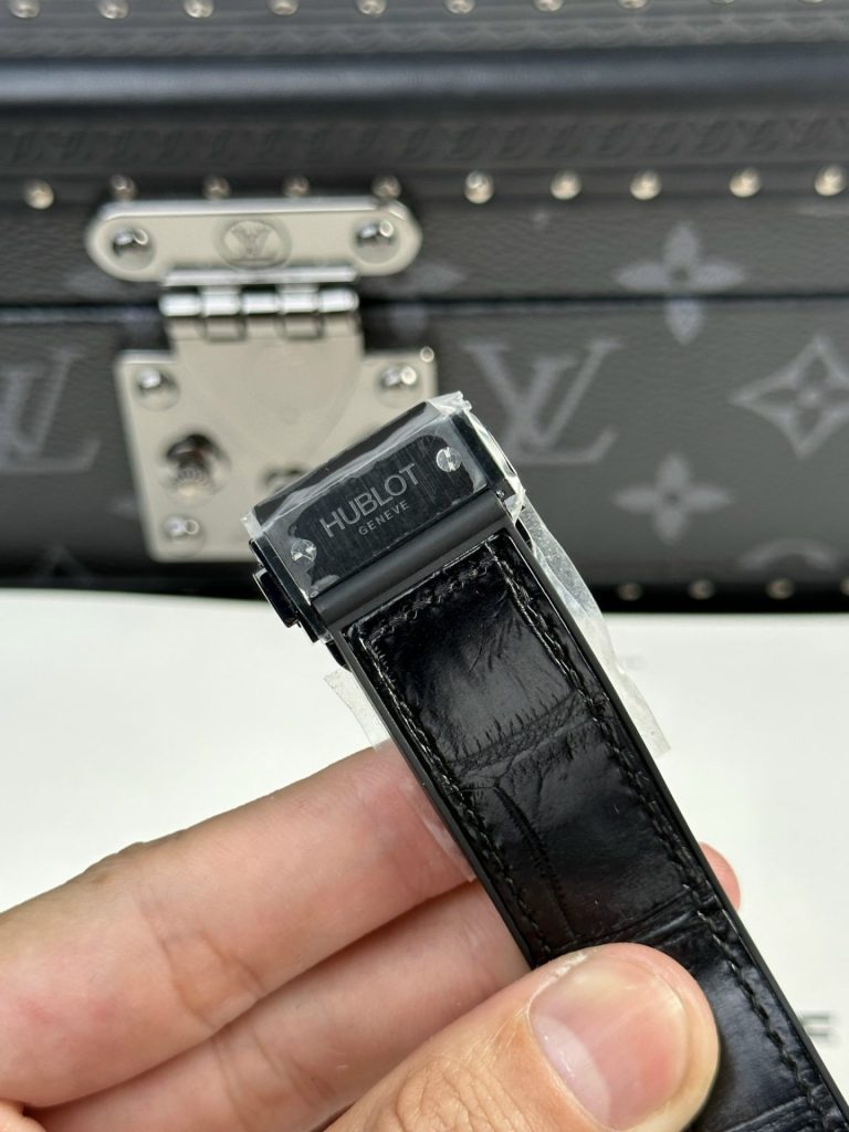 Đồng Hồ Hublot Rep 11 Classic Fusion Ceramic Tinh Chỉnh Nam Màu Đen 42mm (1)