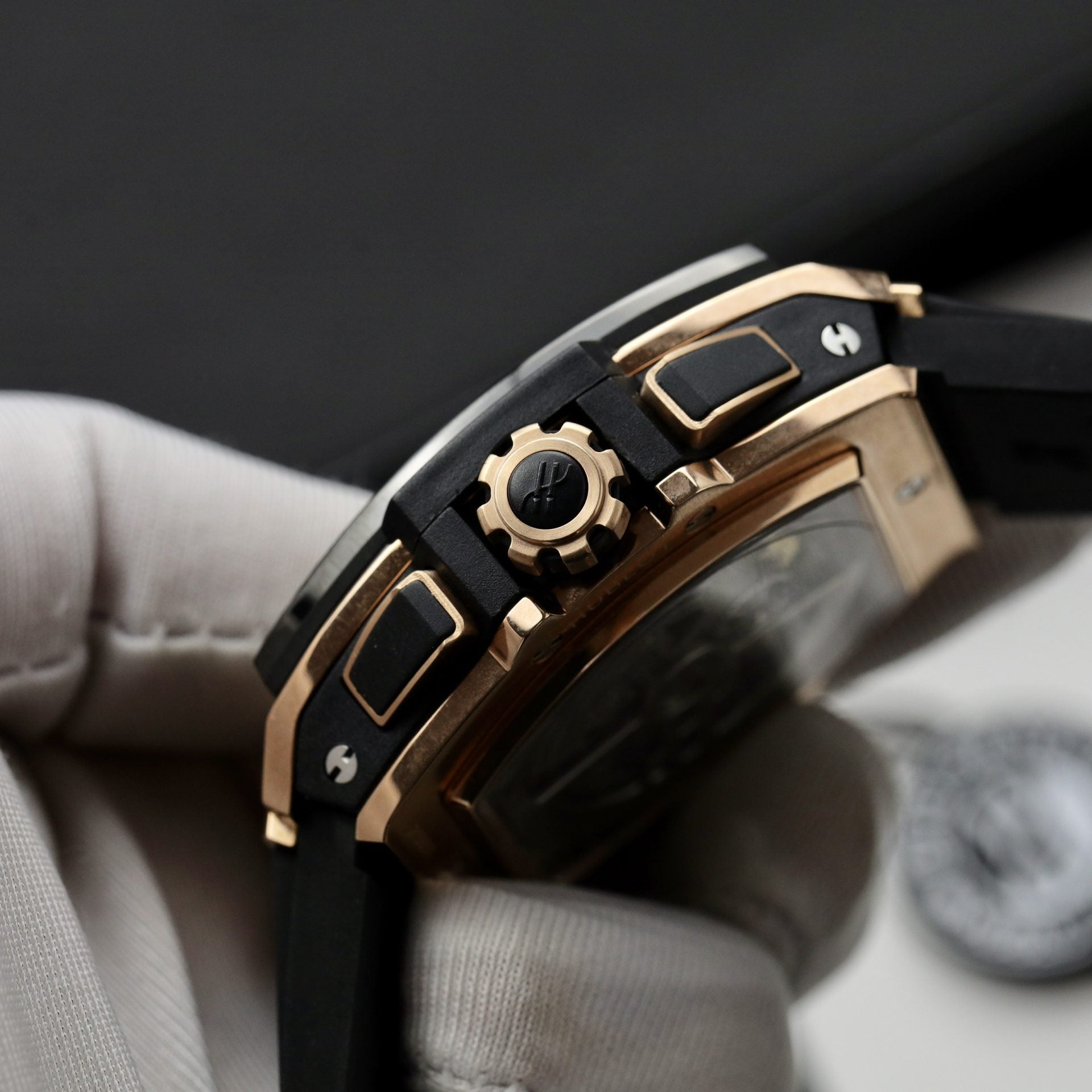 Hublot Watch Spirit Of Big Bang King Gold Black Dial 42mm - Image 7