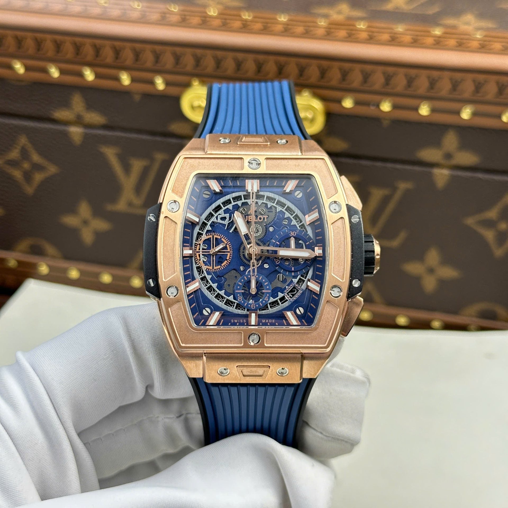 Hublot Spirit Of Big Bang King Gold Watch Dial Blue 42mm - Image 2