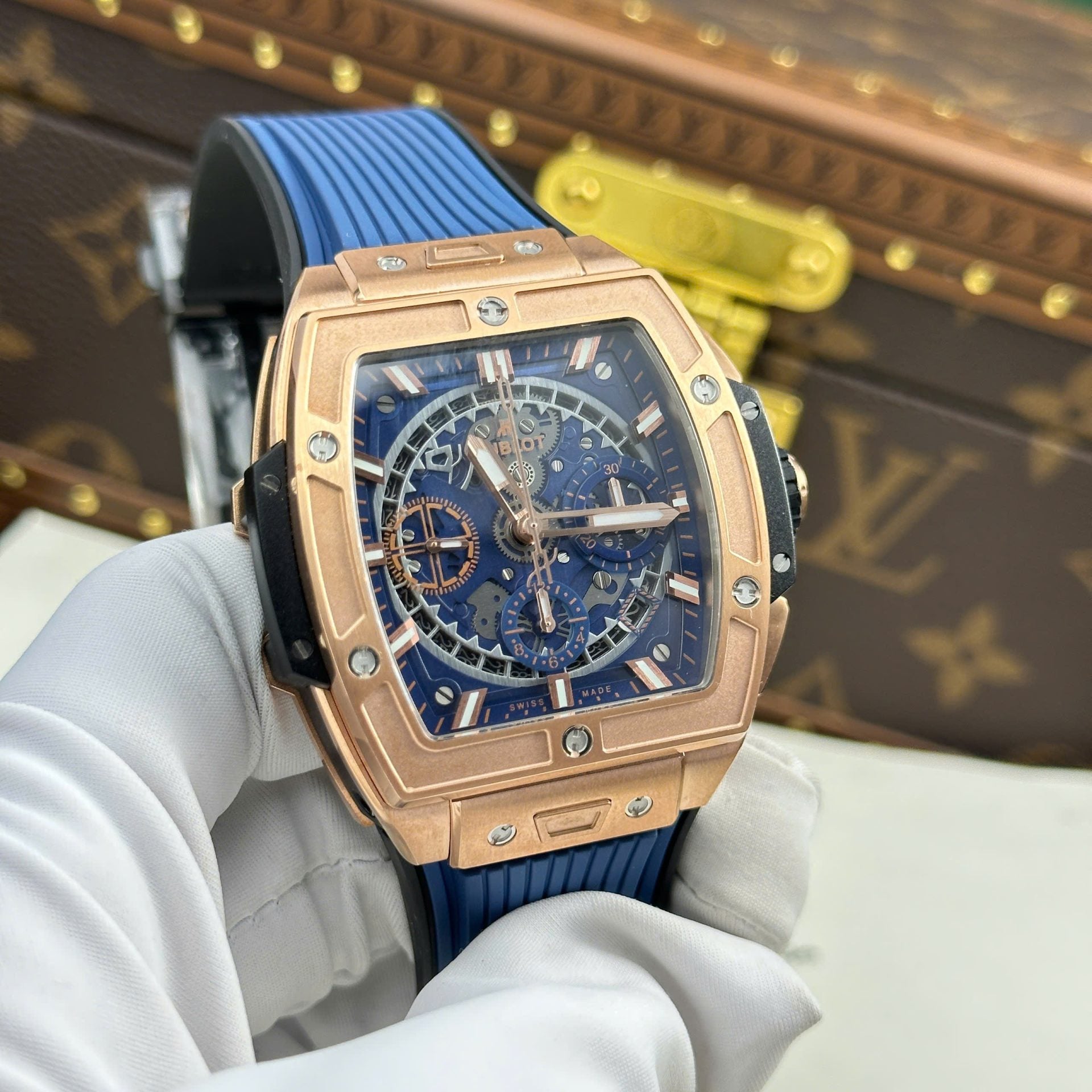 Hublot Spirit Of Big Bang King Gold Watch Dial Blue 42mm - Image 3
