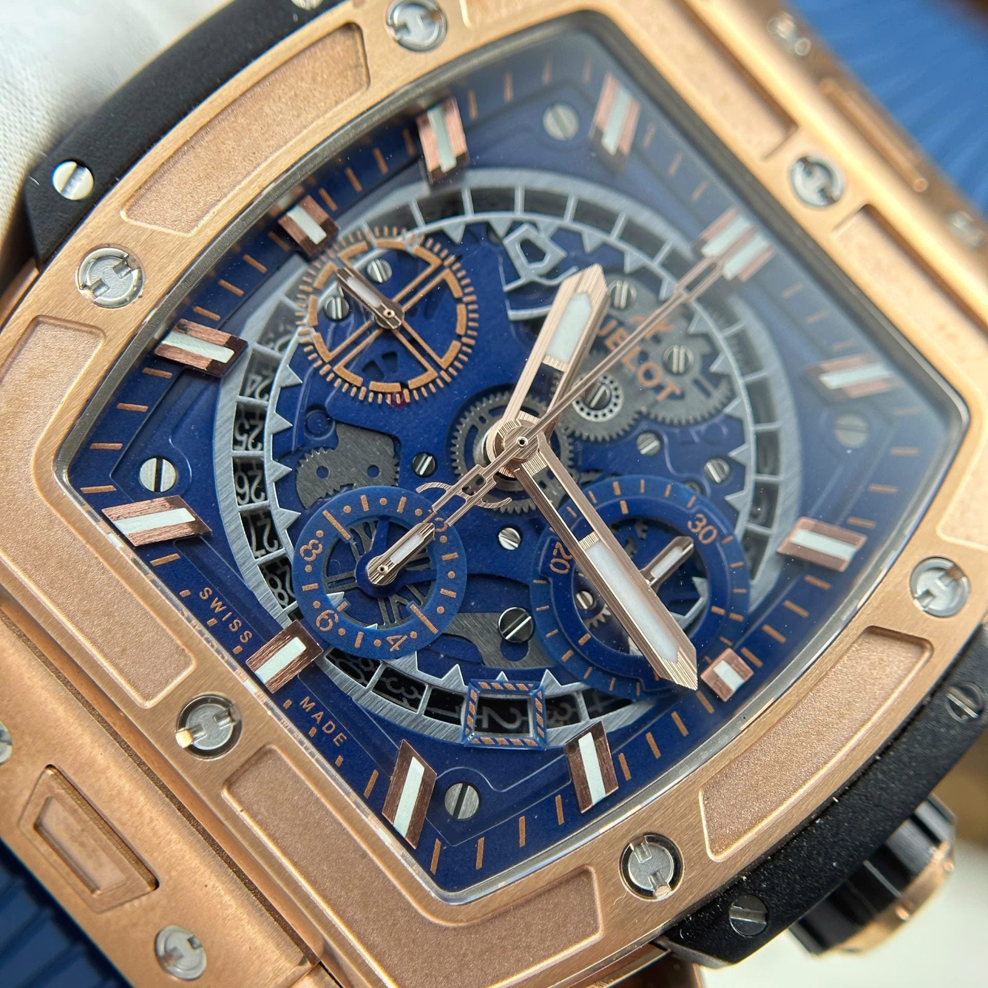 Hublot Spirit Of Big Bang King Gold Watch Dial Blue 42mm - Image 5