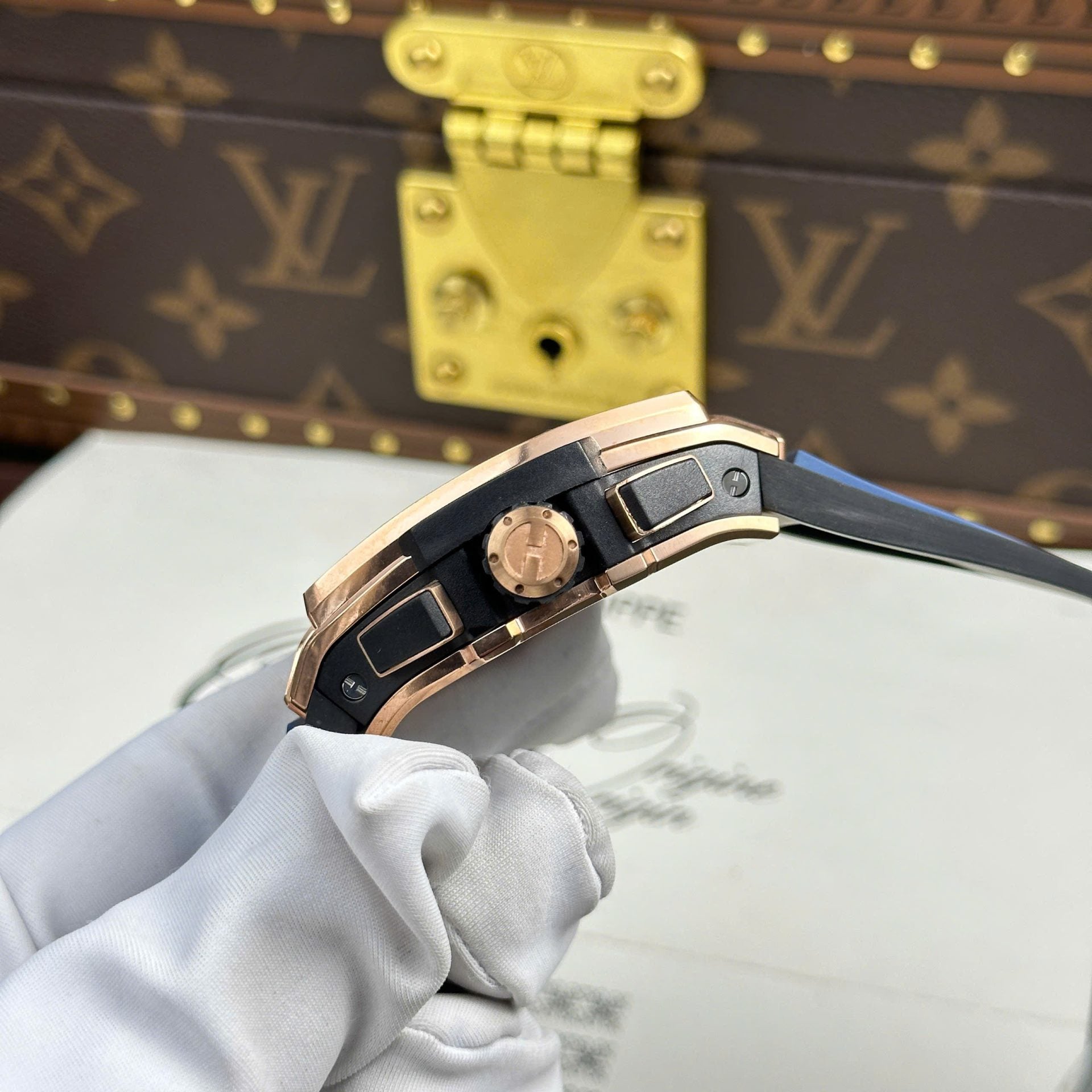 Hublot Spirit Of Big Bang King Gold Watch Dial Blue 42mm - Image 6