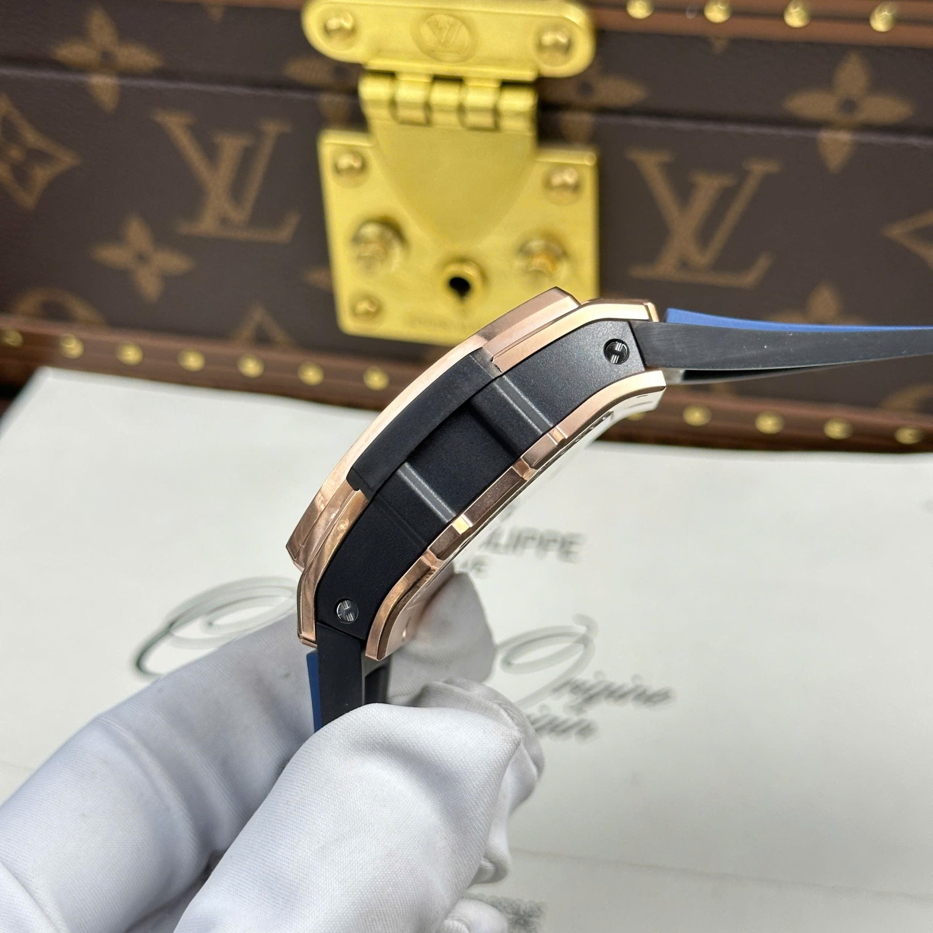 Hublot Spirit Of Big Bang King Gold Watch Dial Blue 42mm - Image 7