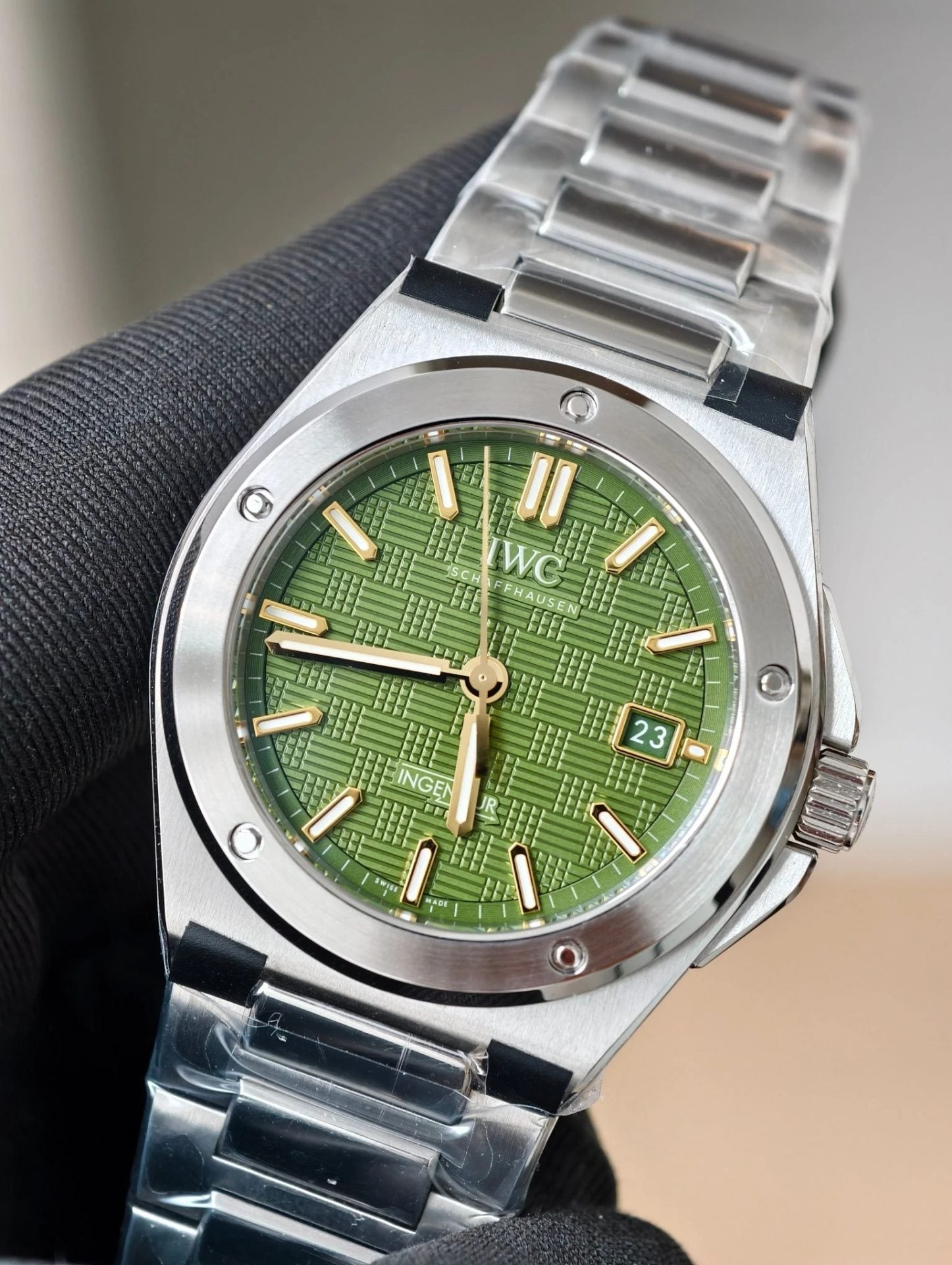 IWC Ingenieur Watch Green Dial Automatic Movement 40mm - Image 3