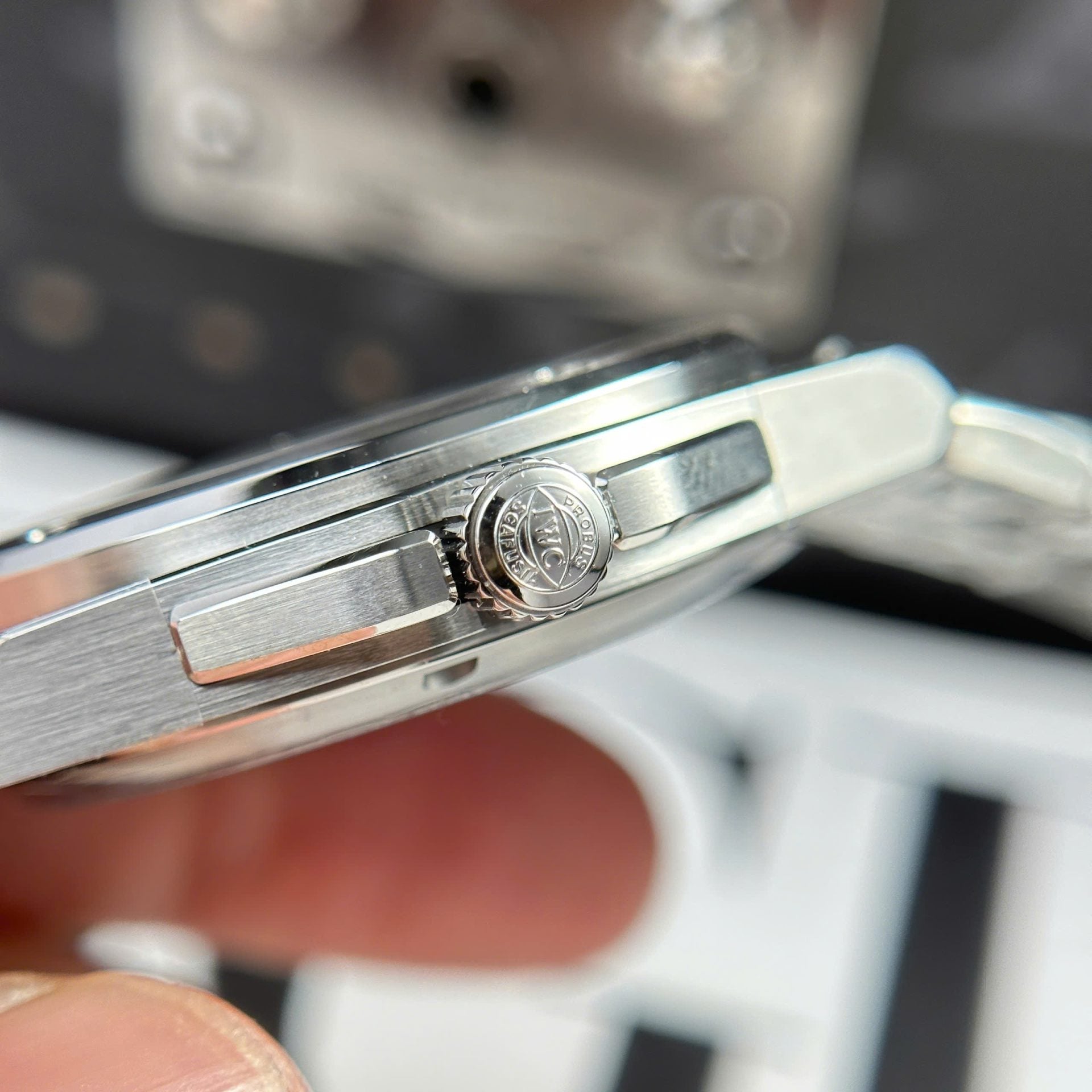 IWC Ingenieur Watch White Dial Stainless Steel 40mm - Image 9